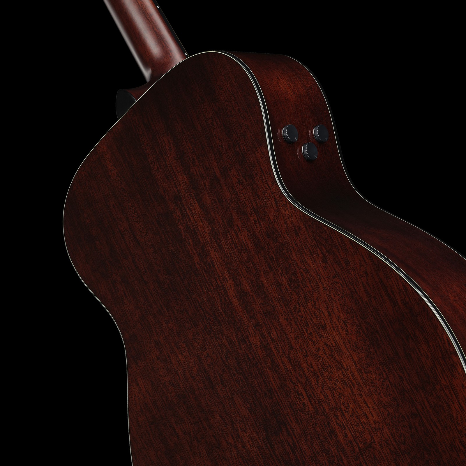 Rückseite der Yamaha TAS1 E Natural