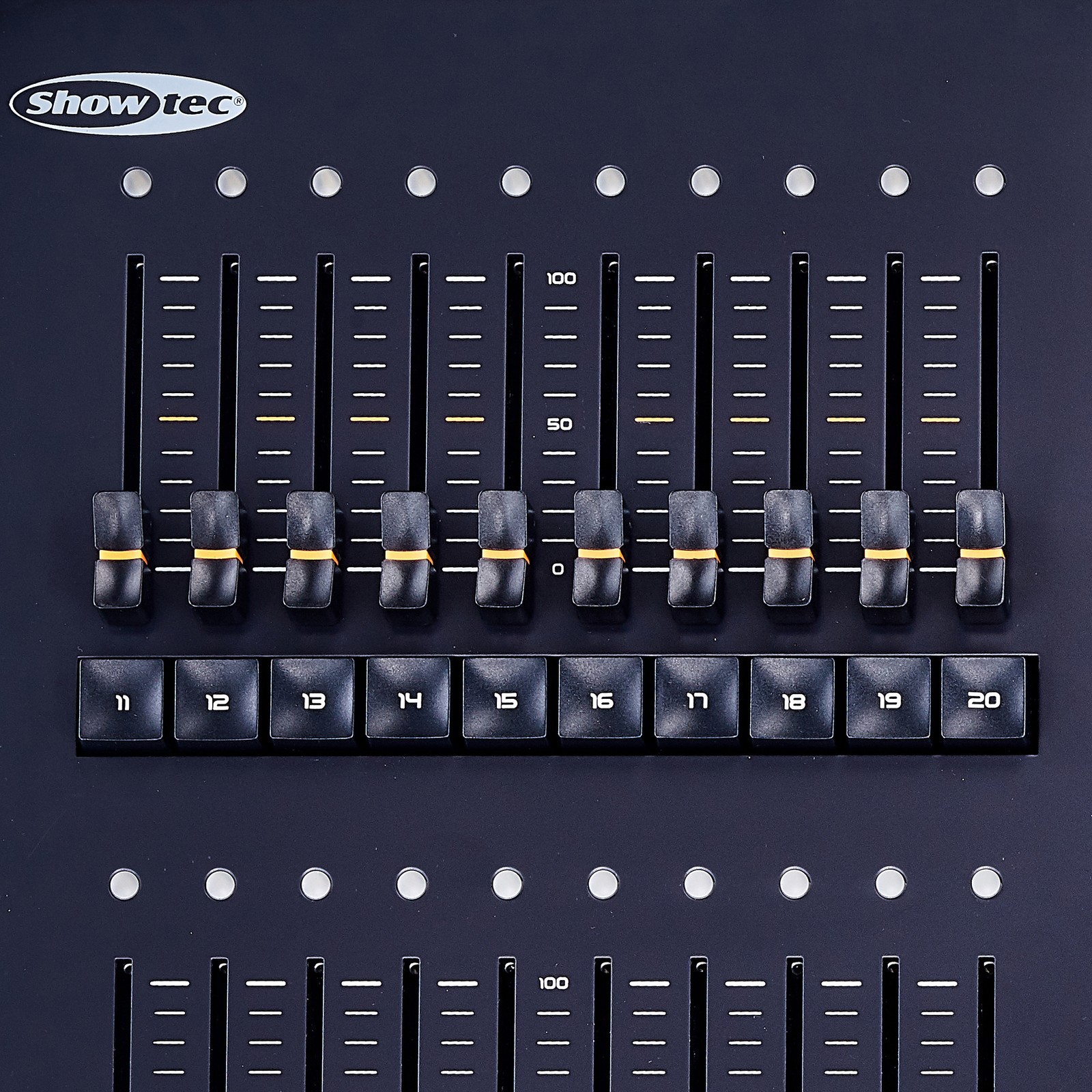 Logo auf dem Showtec Lampy 40 2U 1024
