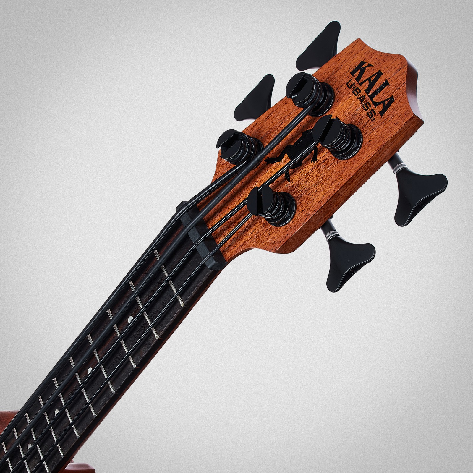 Kala U-Bass Nomad 4 NT, headstock with logo