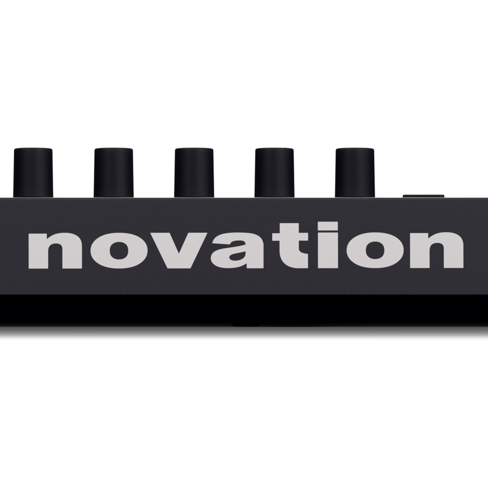Novation Launchkey Mini 25 MK4, Logo auf Rückseite