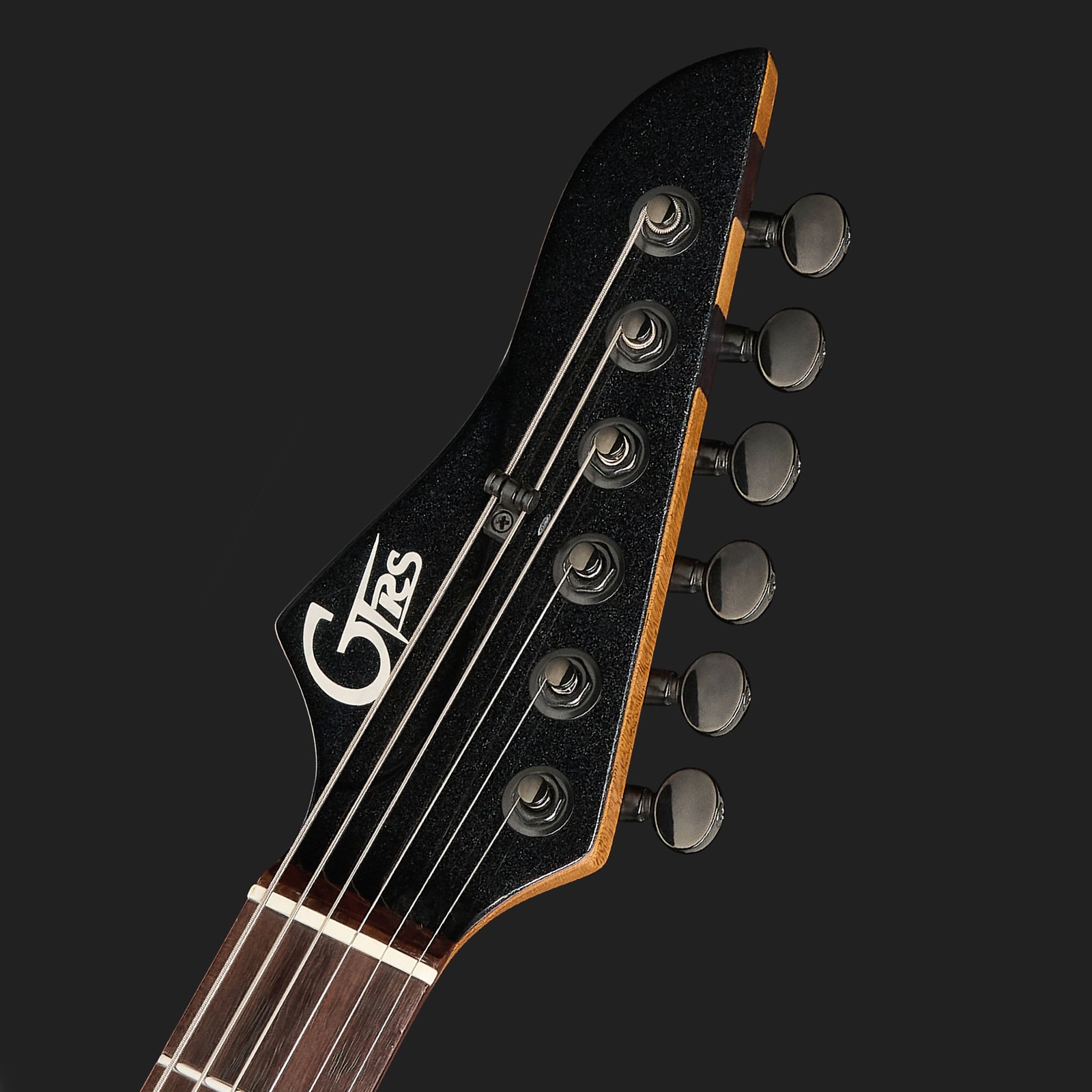 Kopfplatte der Mooer GTRS Guitars Modern 810 PB