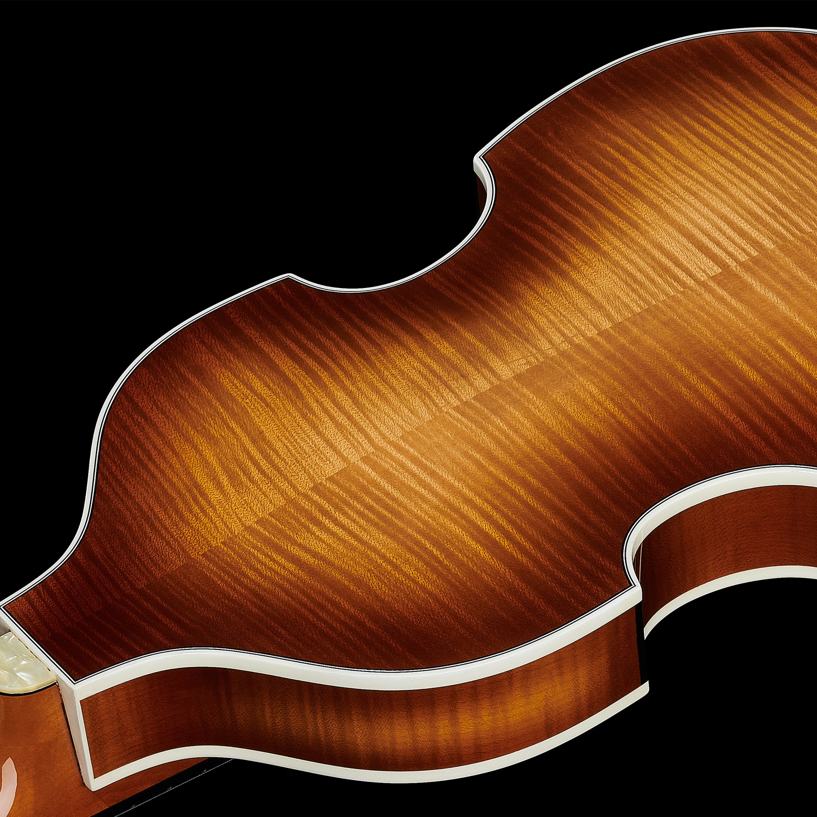 Violin body shape of the Höfner Violin 500/1 '69 Rooftop Bass