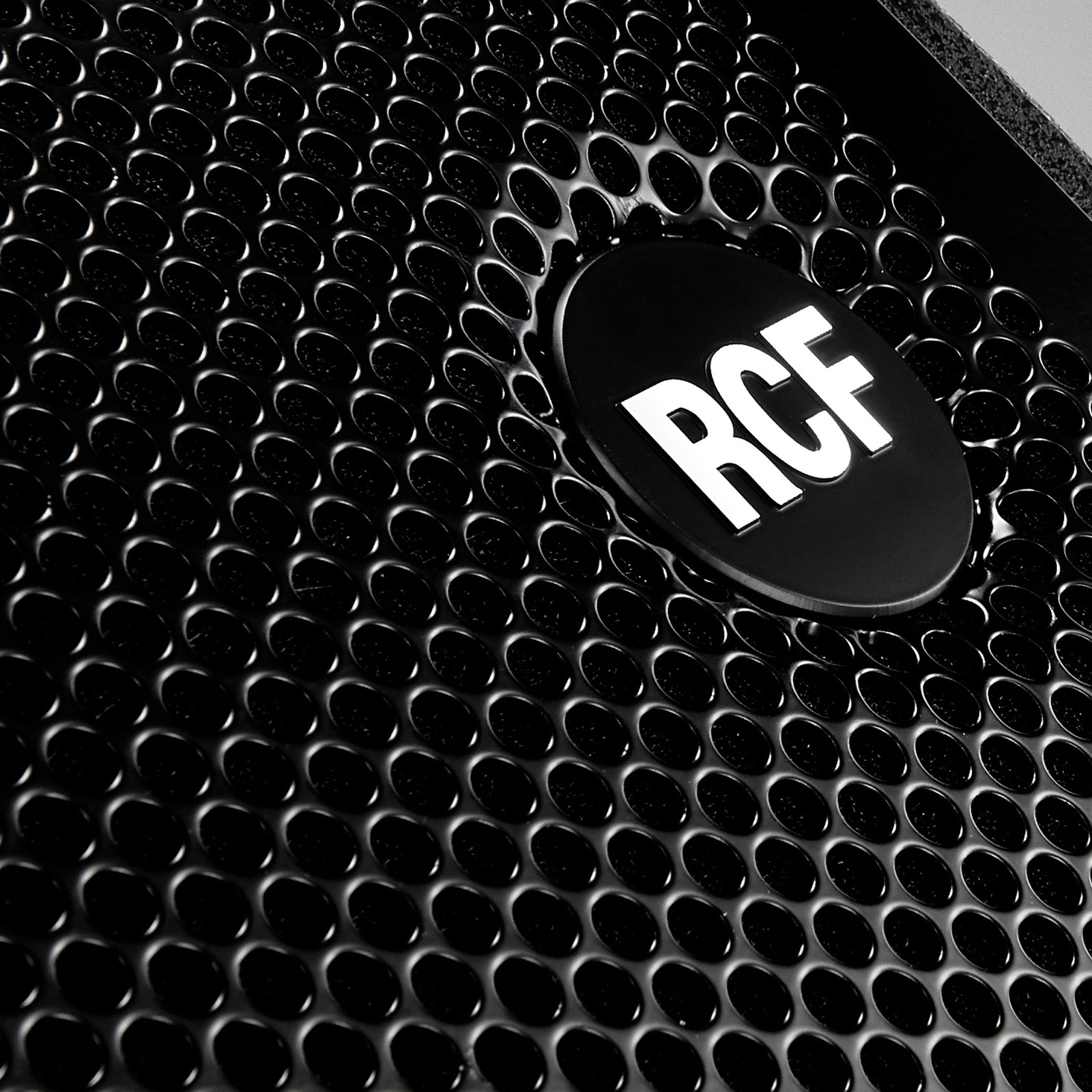 Logo auf dem RCF NX 15-SMA
