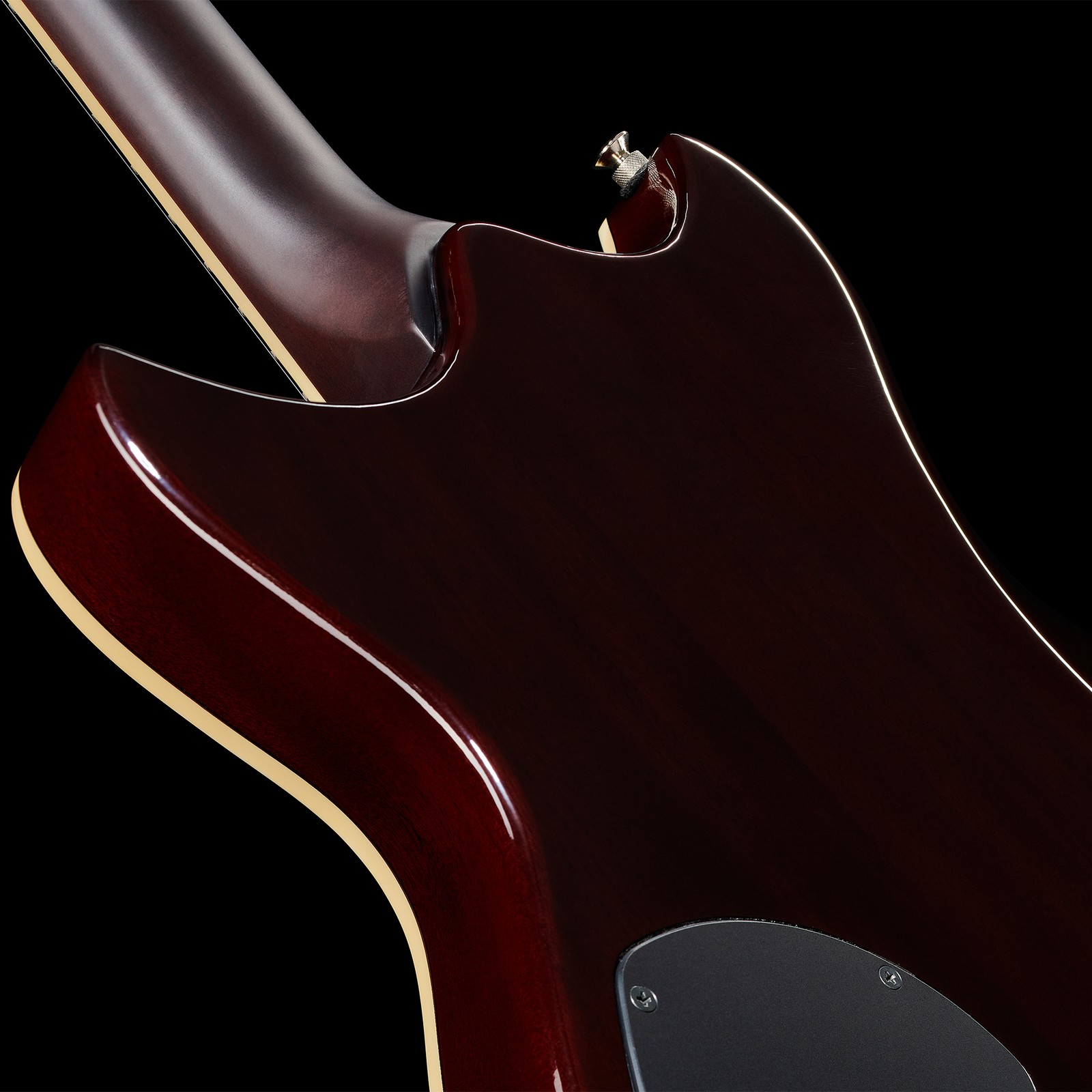 Rückseite der Yamaha Revstar RSS02T Hot Merlot