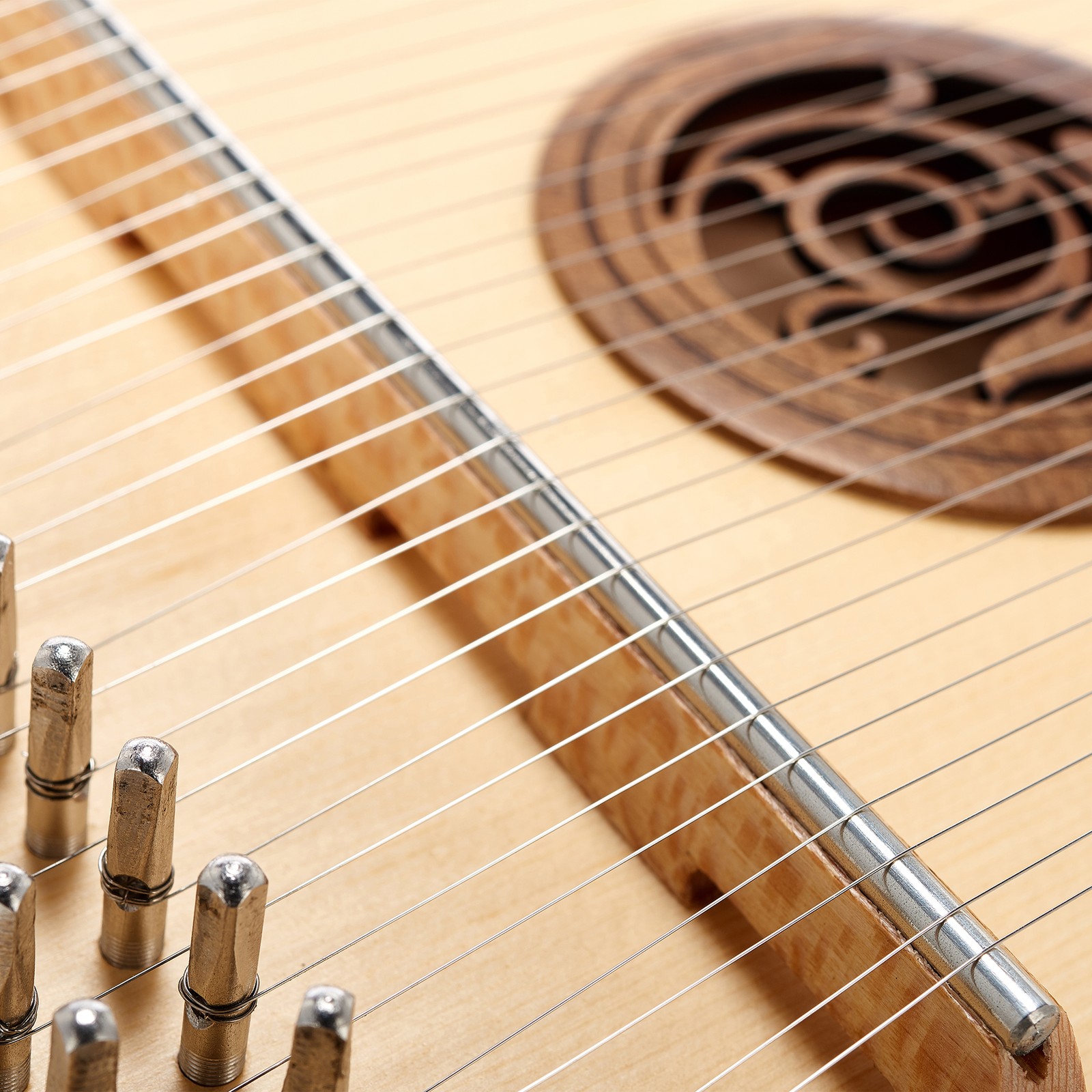 Detail der Thomann Round Back Psaltery Alto