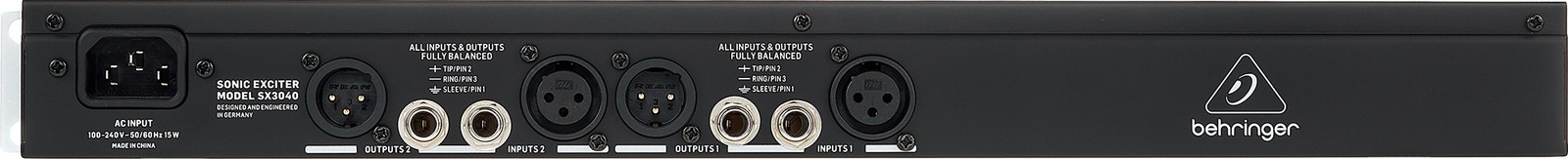 Rückseite des Behringer SX3040 V2