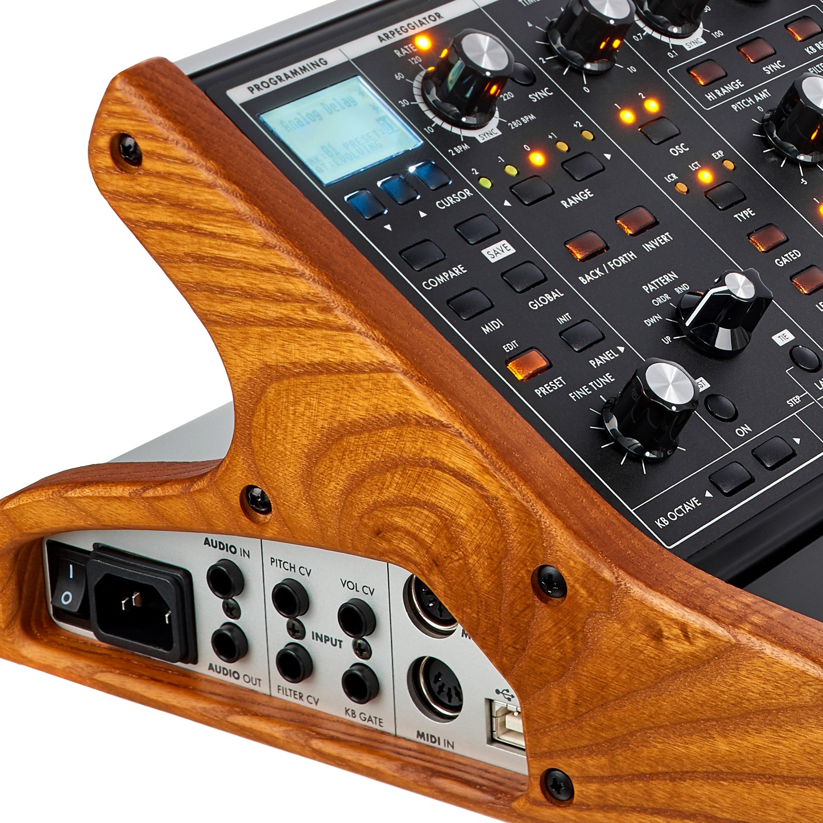 Moog Subsequent 37, Analog-Synth, Ein- und Ausgänge