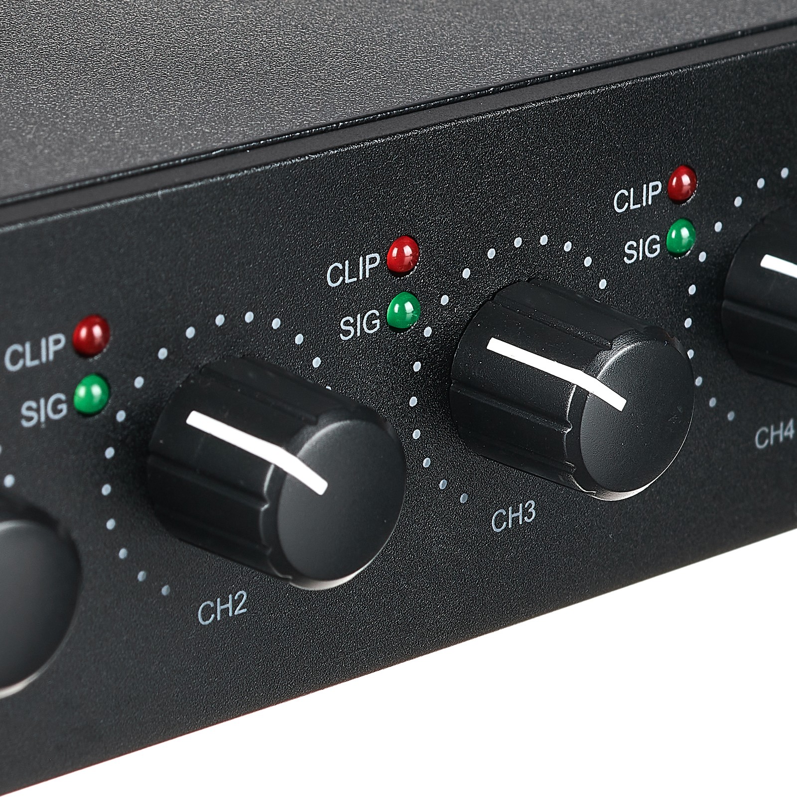 the t.racks DSP 4x4 Amp 4.250 power amplifier potentiometers