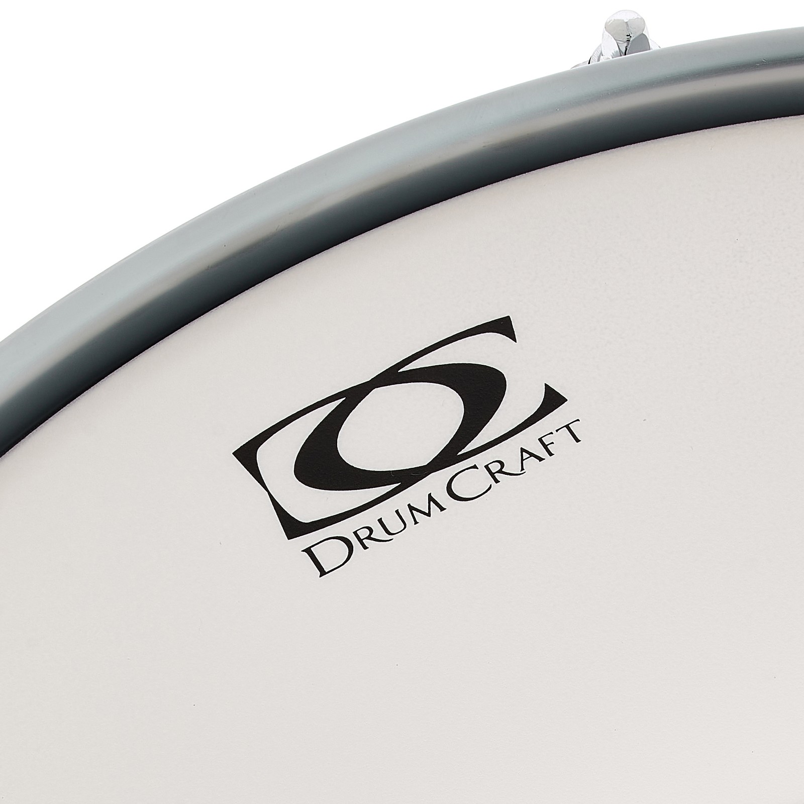 Weißes Coated-Snarefell mit DrumCraft-Logo