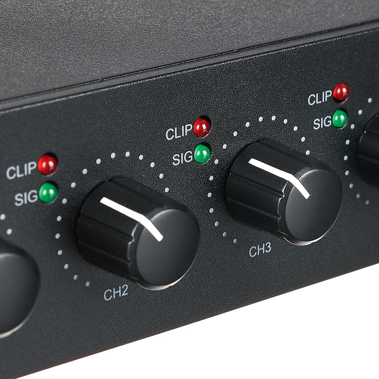 the t.racks DSP 4x4 Amp100V Endstufe Potis