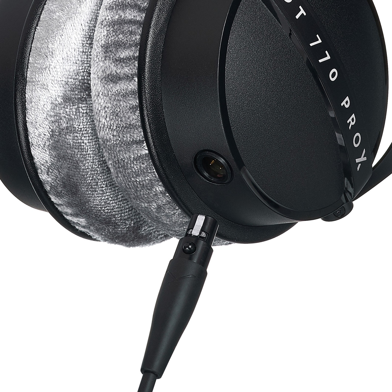 beyerdynamic DT 770 PRO X studio headphones cable connection