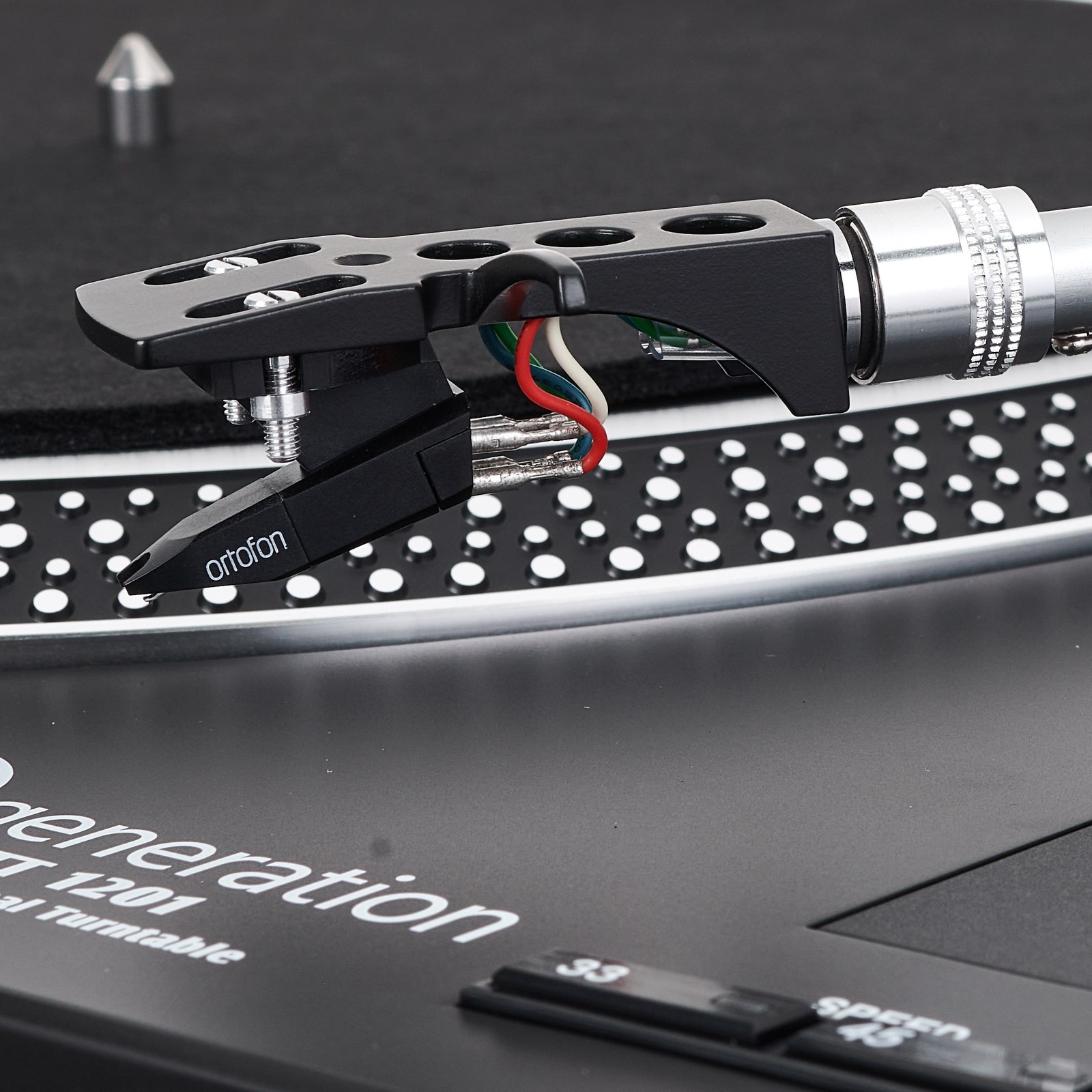 Ortofon record pickup with diamond stylus