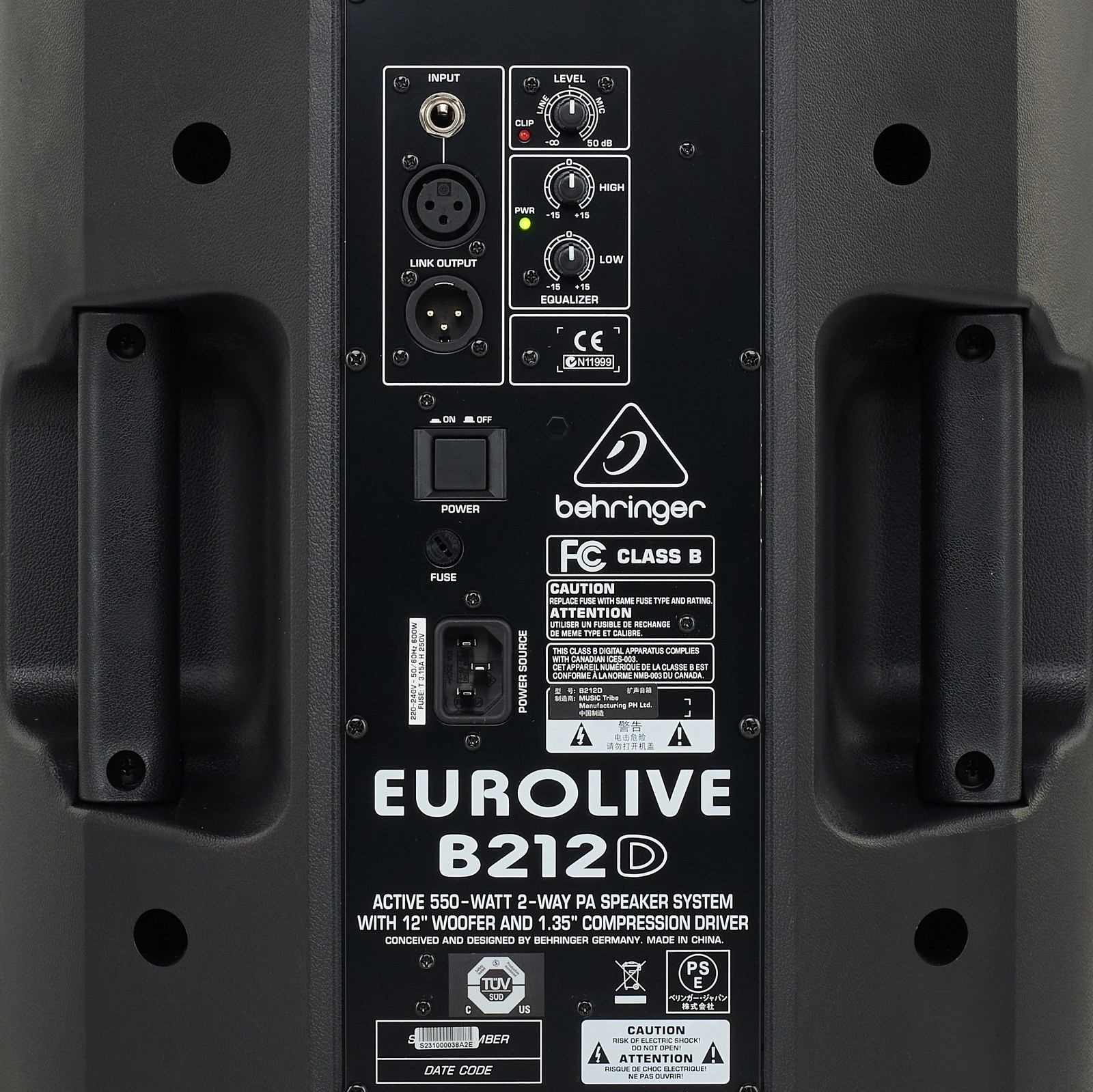 Behringer Eurolive B212D face arrière avec connecteurs