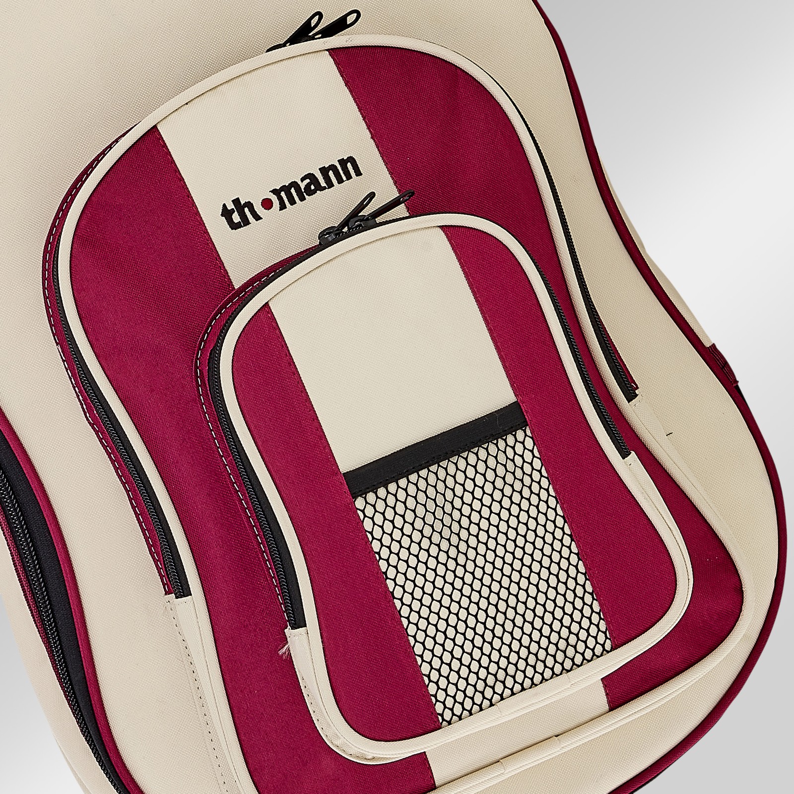 Zubehörtaschen an der Front des Thomann Gigbag für E-Gitarre Elite 