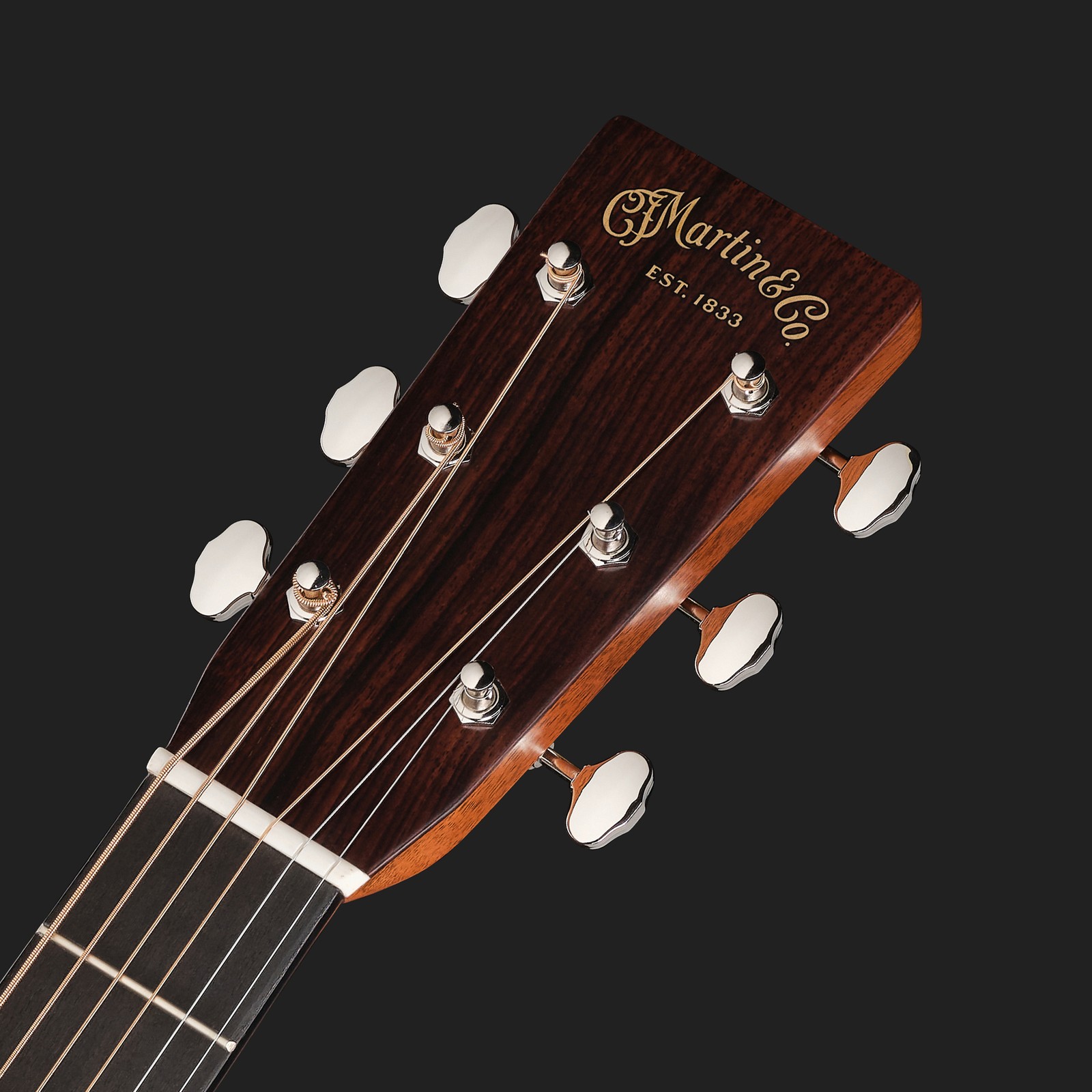 Kopfplatte mit Logo der Martin Guitar 00028 Sunburst