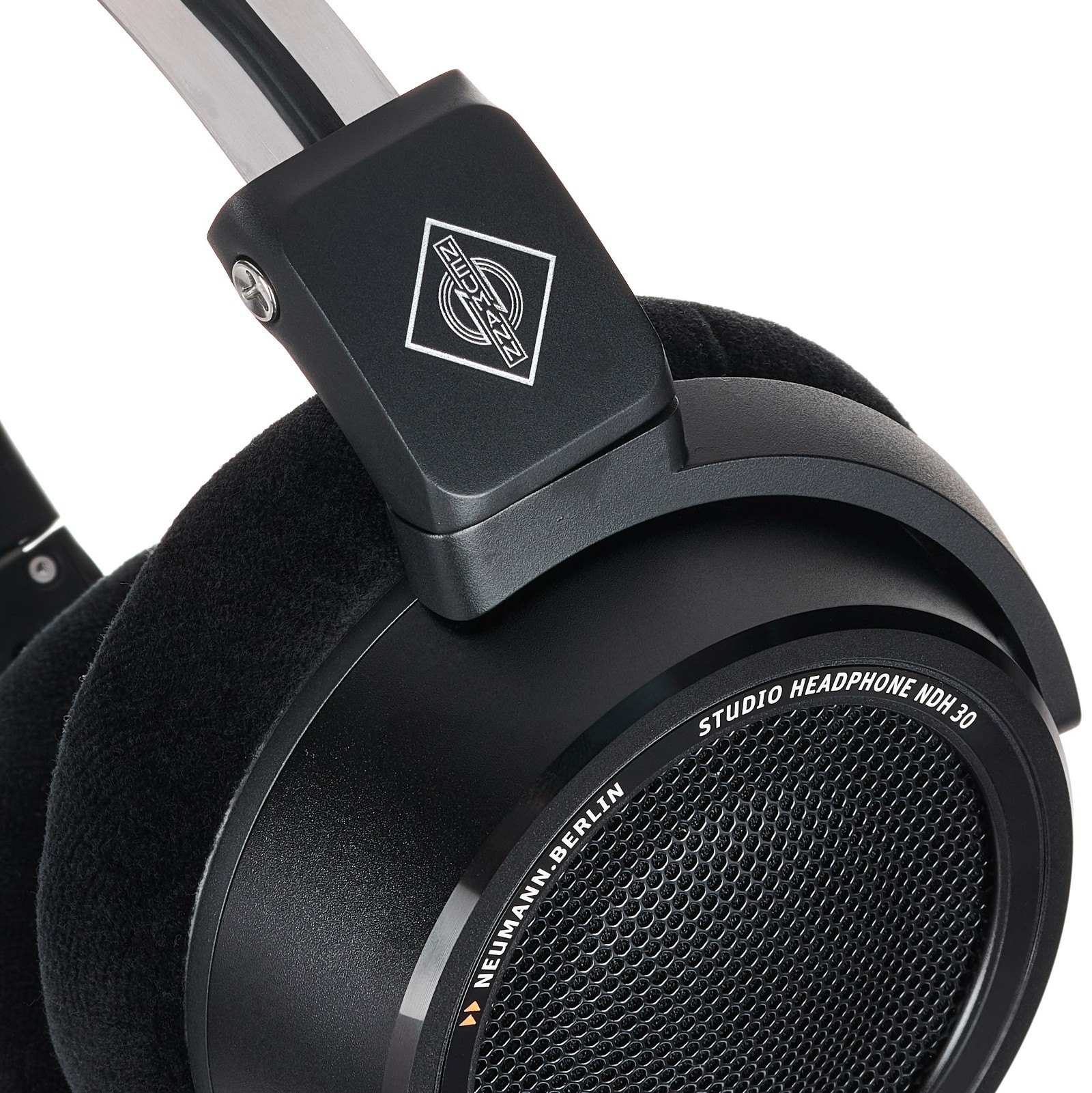 Adjustable headband on the Neumann NDH 30