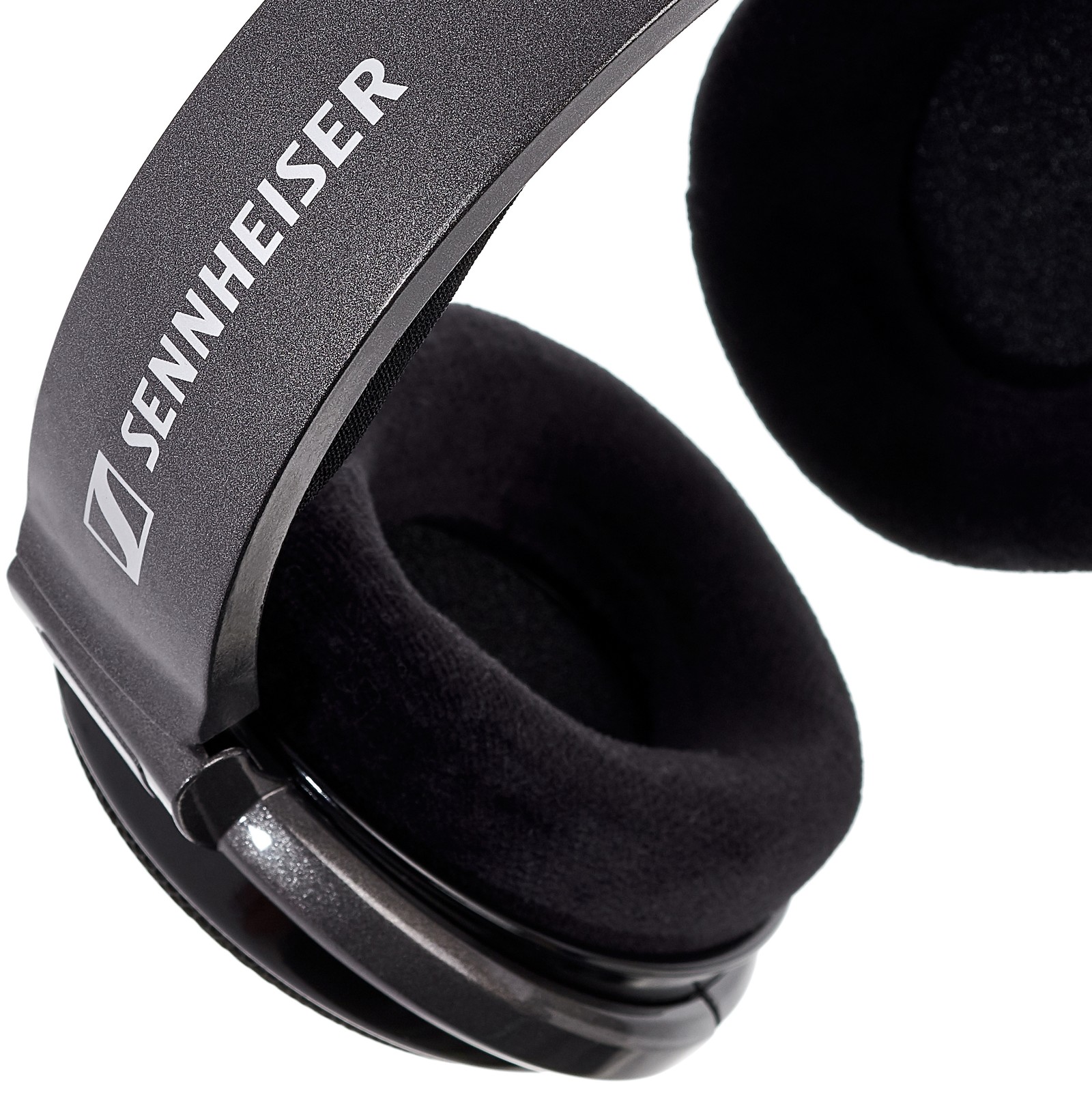 Sennheiser HD 650 headband with logo, detailed view
