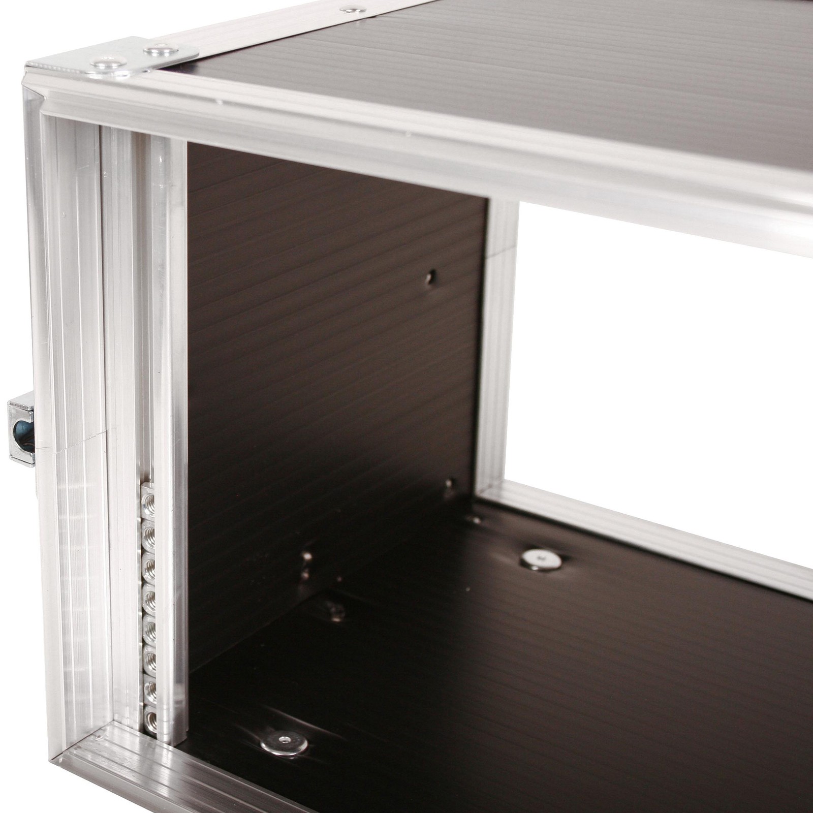 Thon Rack 4HE Eco II Compact 23 Flightcase geöffnet