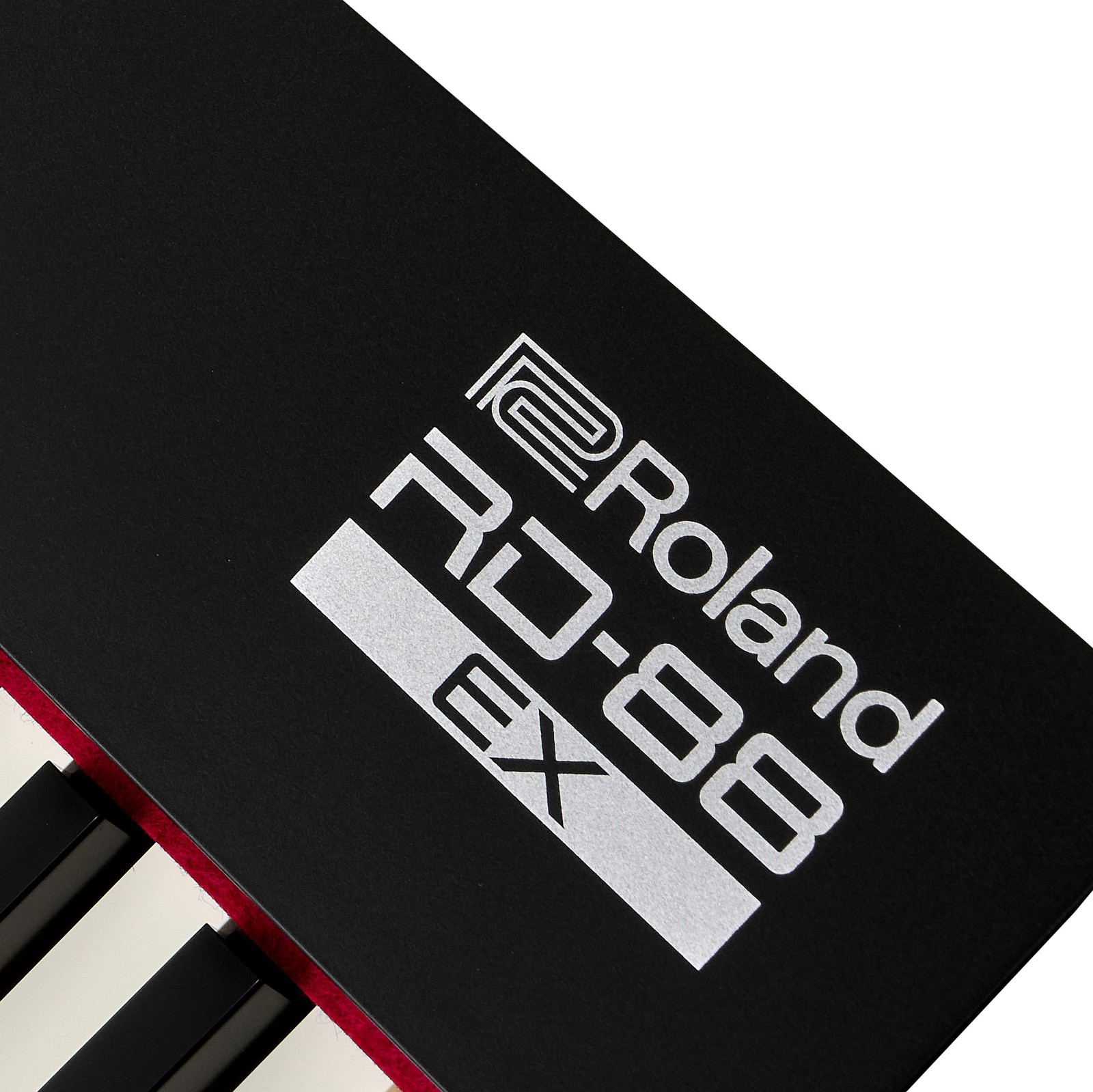 Logo de Roland sobre el RD-88 Stage piano / Synthesizer