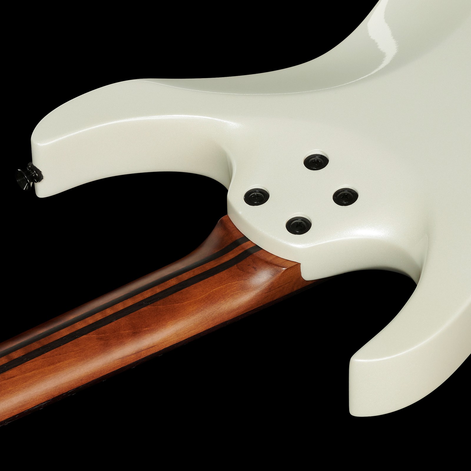 Mástil atornillado en la parte posterior de la Mooer GTRS Guitars Wing 800 Int PW