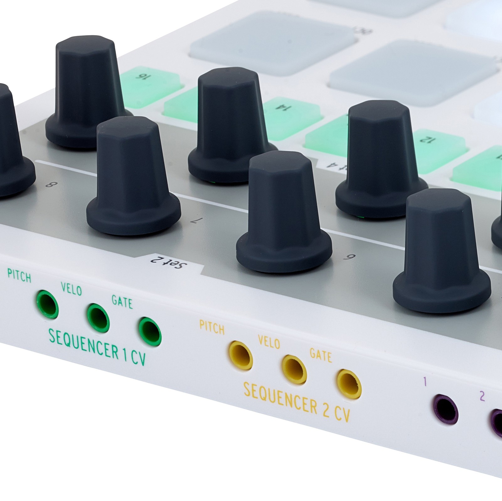 Arturia Beatstep Pro MIDI Controller, connectors