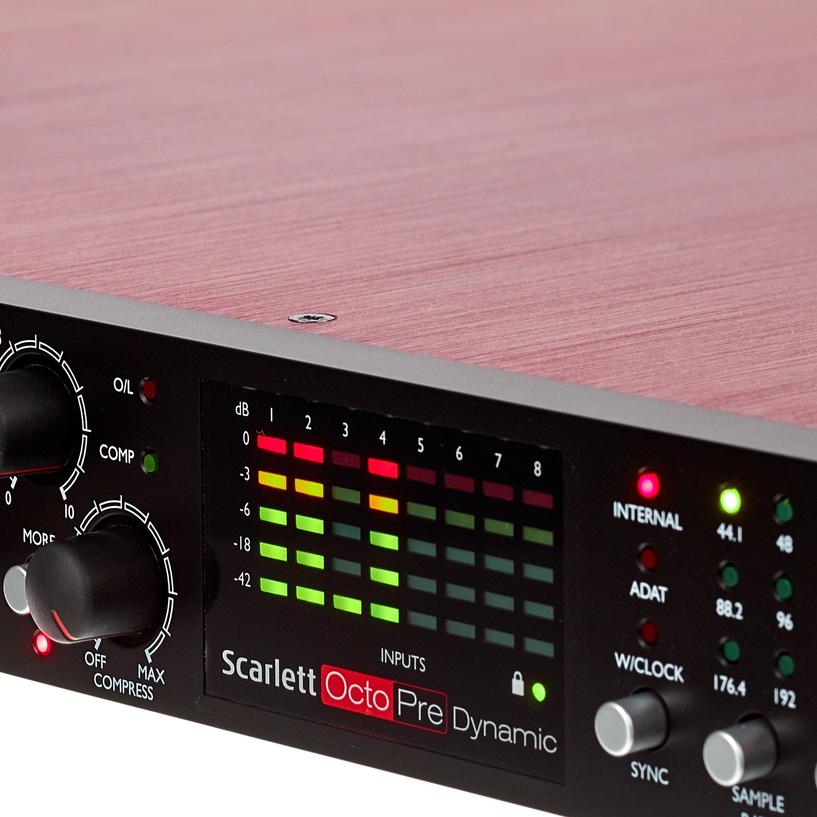 Lautstärkekontrolle mit Kanalanzeige auf der rechten Seite des Focusrite Scarlett OctoPre Dynamic