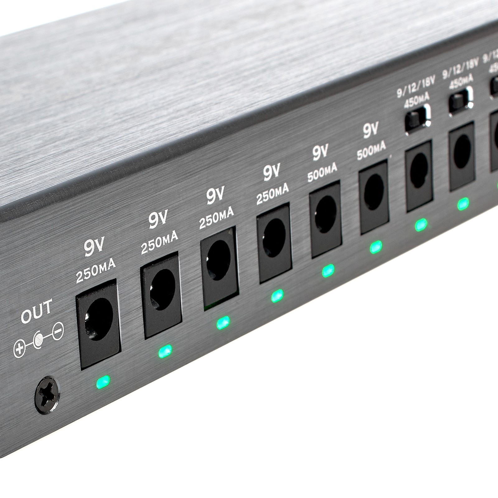 Power outputs of the Harley Benton PowerPlant ISO-10AC Pro