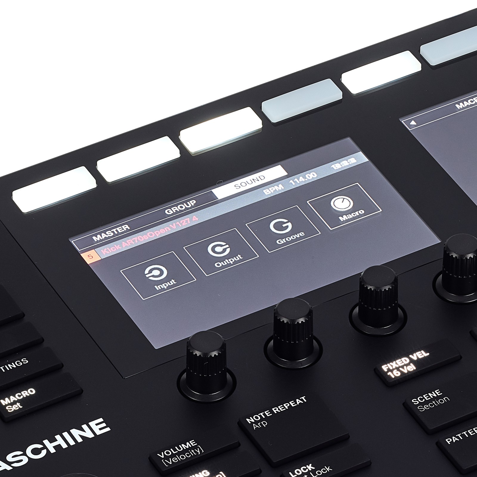 Display of the Native Instruments Maschine MK3 Black groove production studio