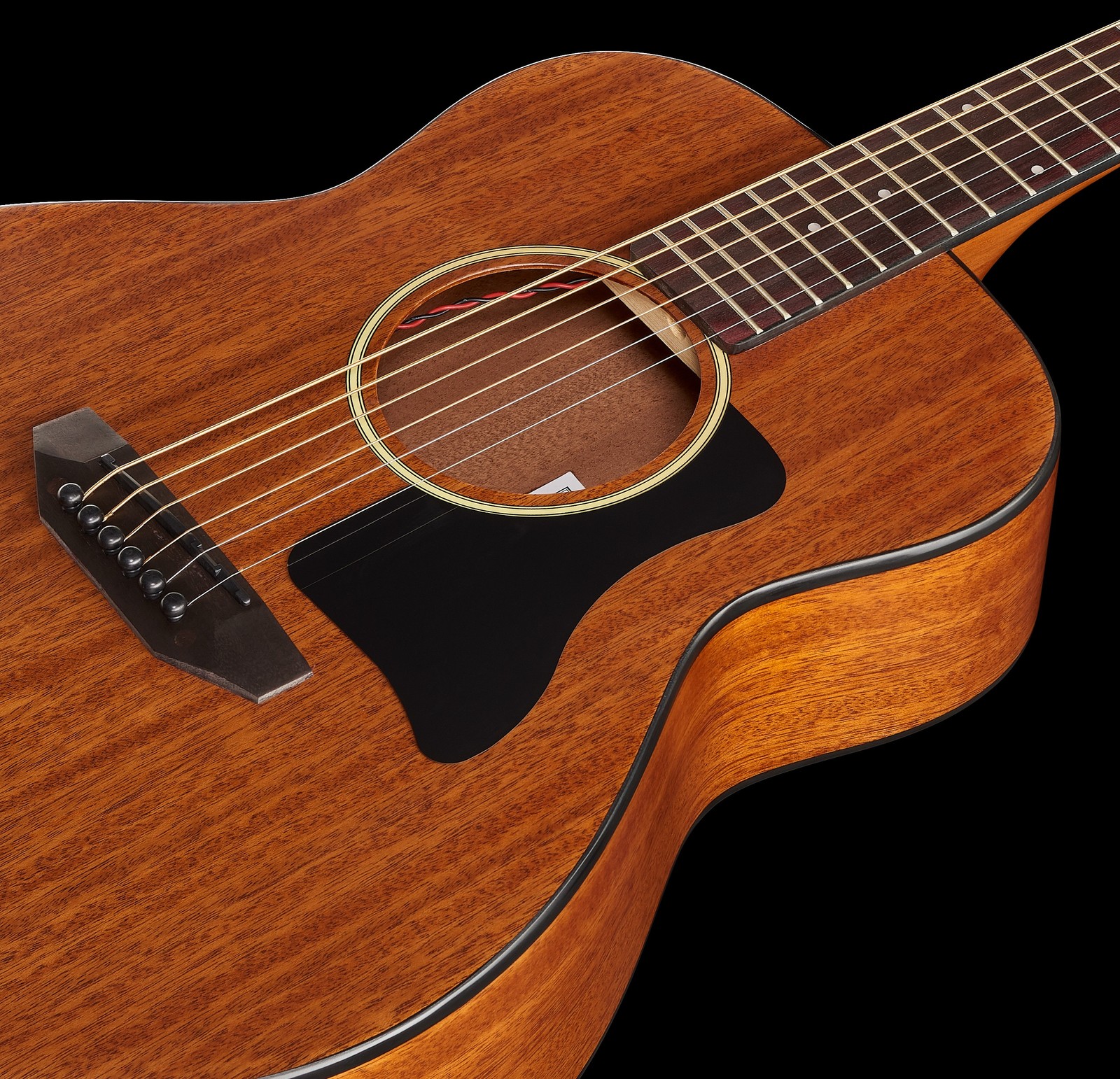 Mahagonidecke und Mahagonikorpus an der Harley Benton GS-Travel-E Mahogany