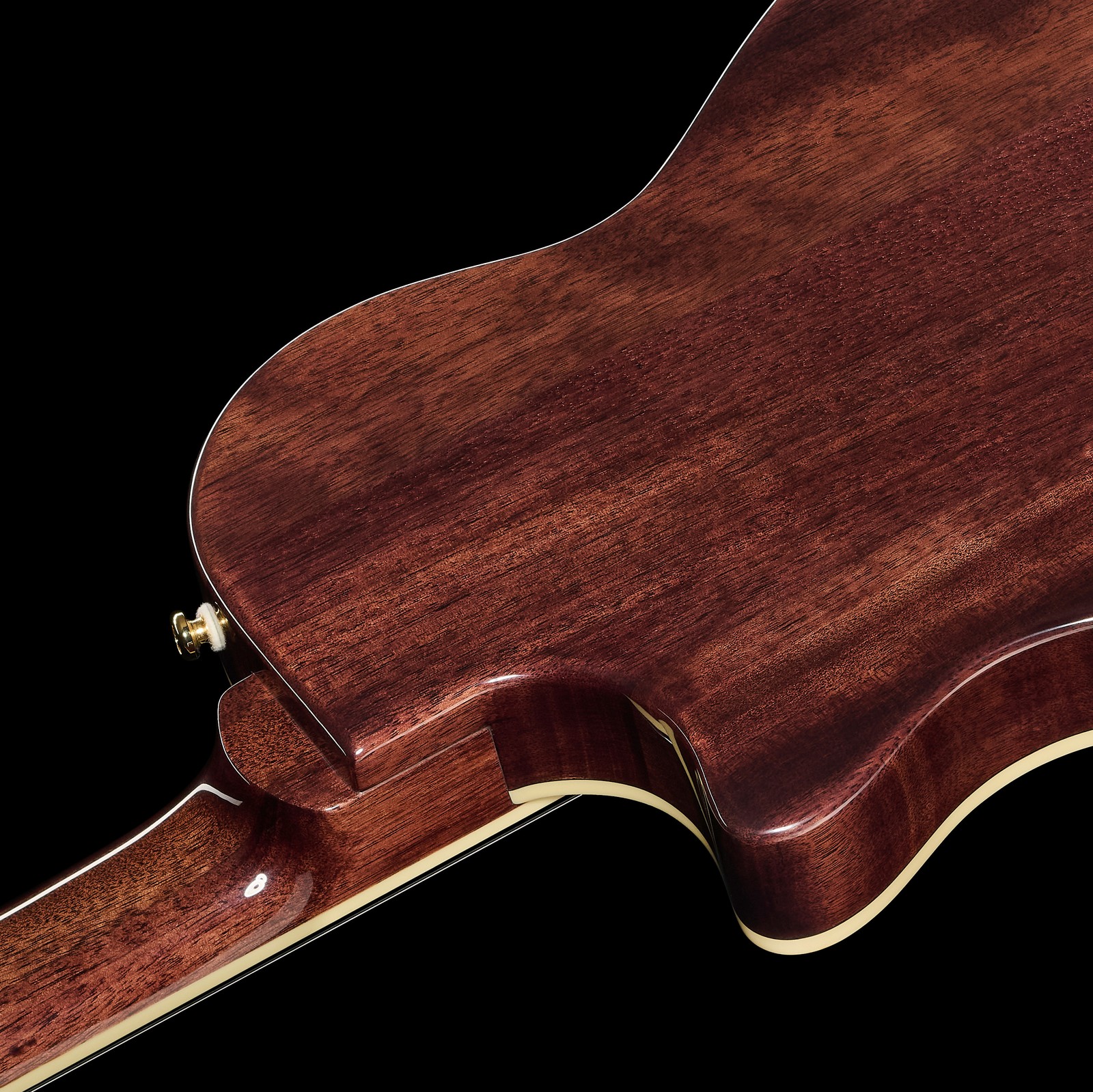 Decke der Harley Benton Nashville Nylon BK Solid-Body Akustikgitarre mit Tonabnehmer