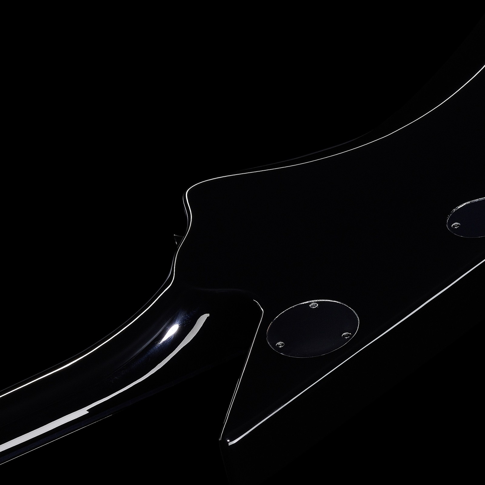 Abgerundeter Halsfuß auf der Rückseite der Harley Benton Extreme-84 Progressive Series