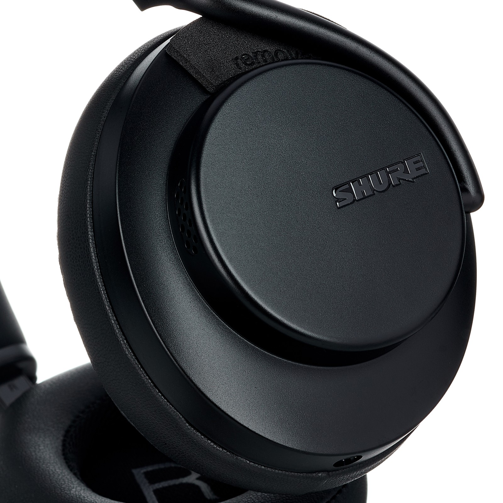 Earcups of the Shure AONIC 50 Gen2 BK headphones