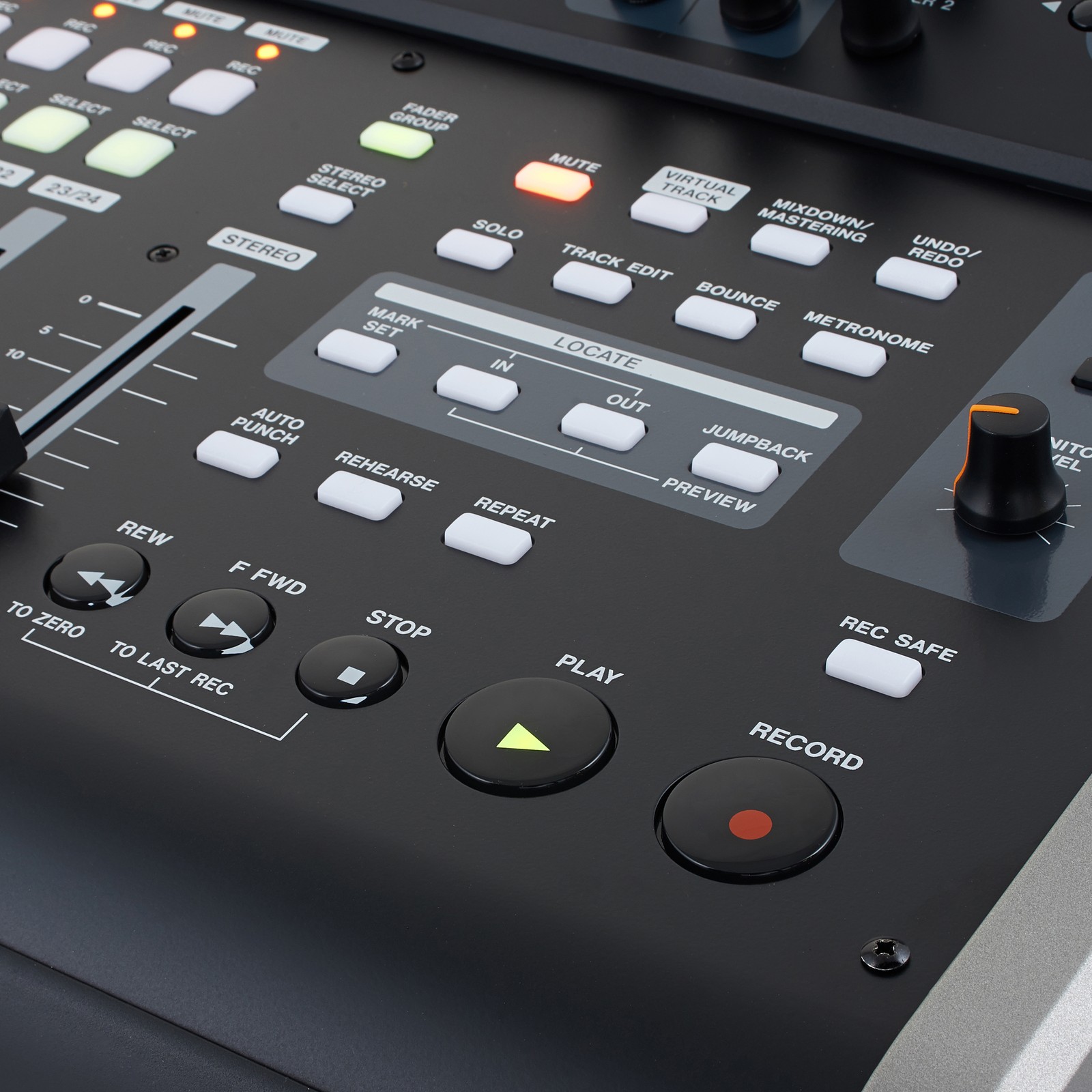 Tascam DP-24 SD portastudio, Bedienoberfläche