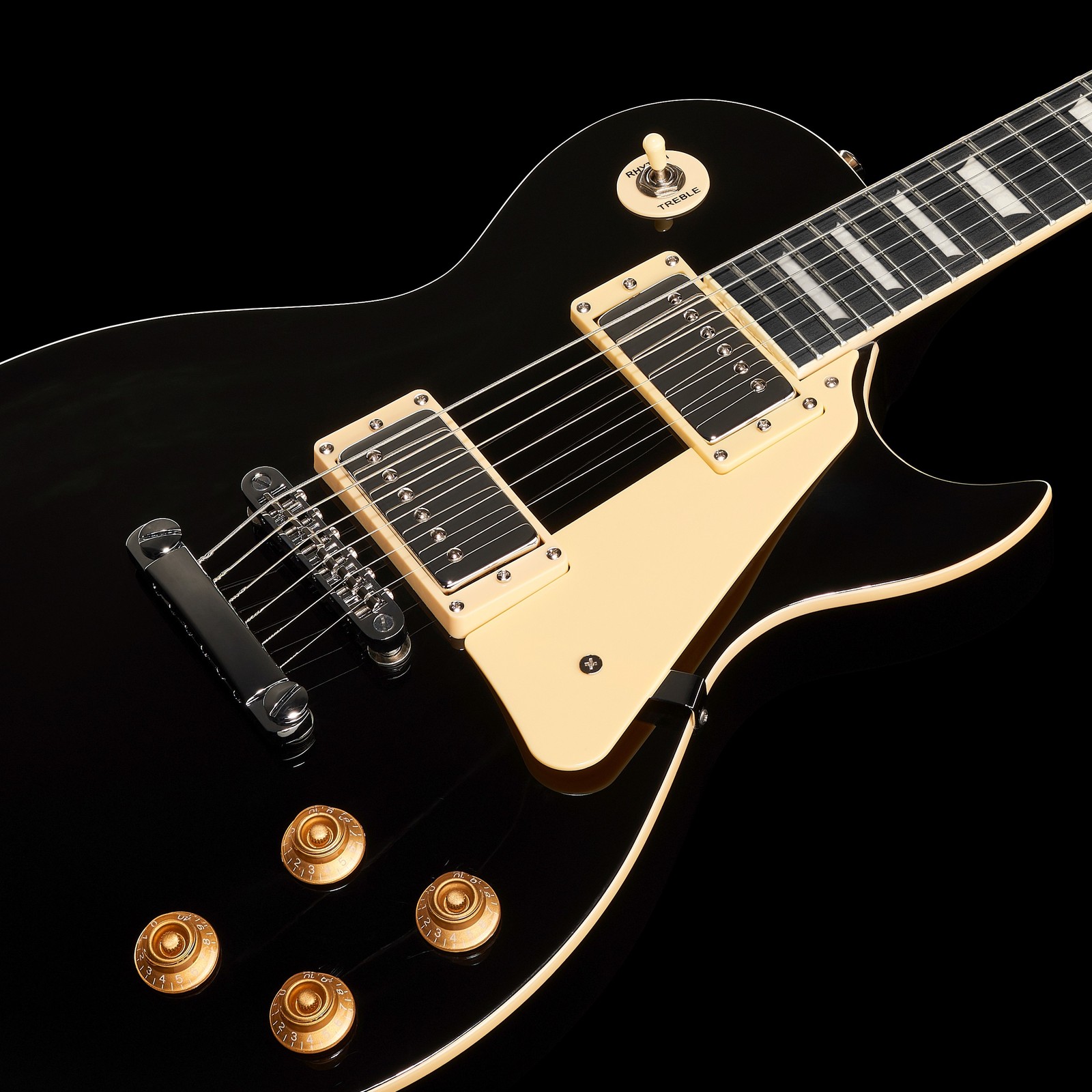 Zwei Humbucker auf der schwarzen E-Gitarre Harley Benton SC-450 BK Classic Series