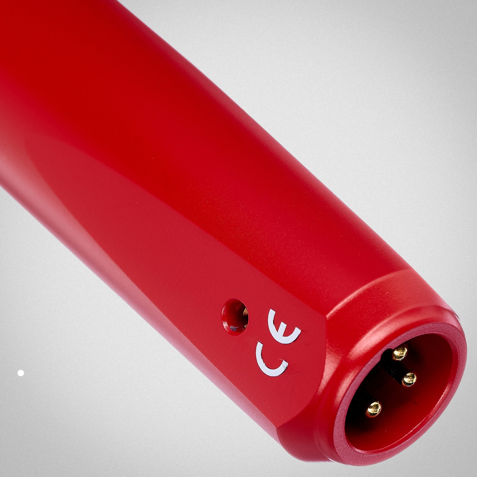XLR-Buchse des Telefunken M80 Red Mikrofons