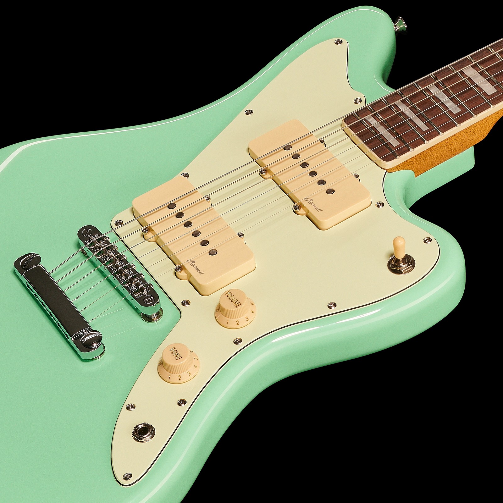 Breite Singlecoils auf der Harley Benton JA-60CC Seafoam Green
