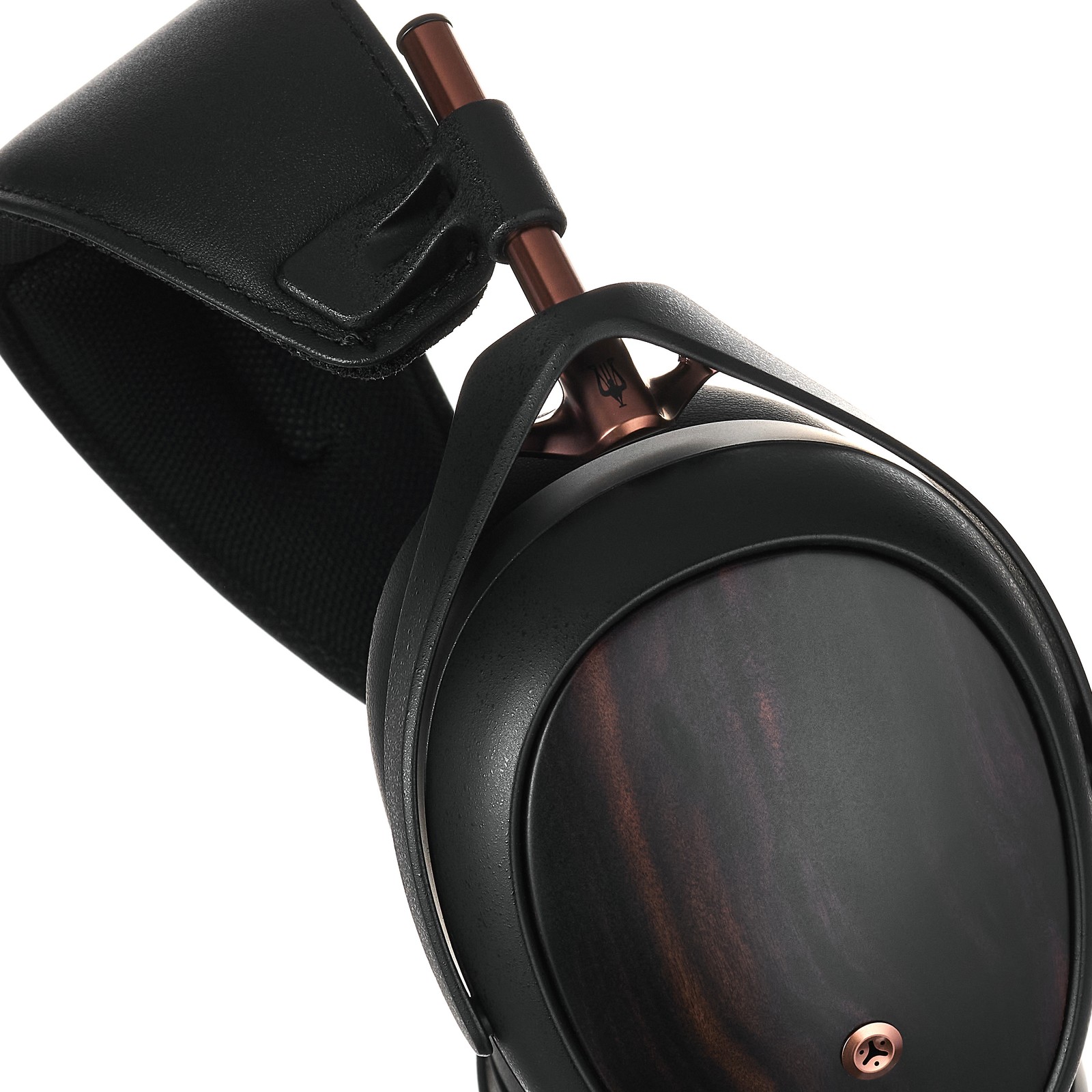 Ebenholzgehäuse des Hifi-Kopfhörers Meze Audio Liric 2nd Generation