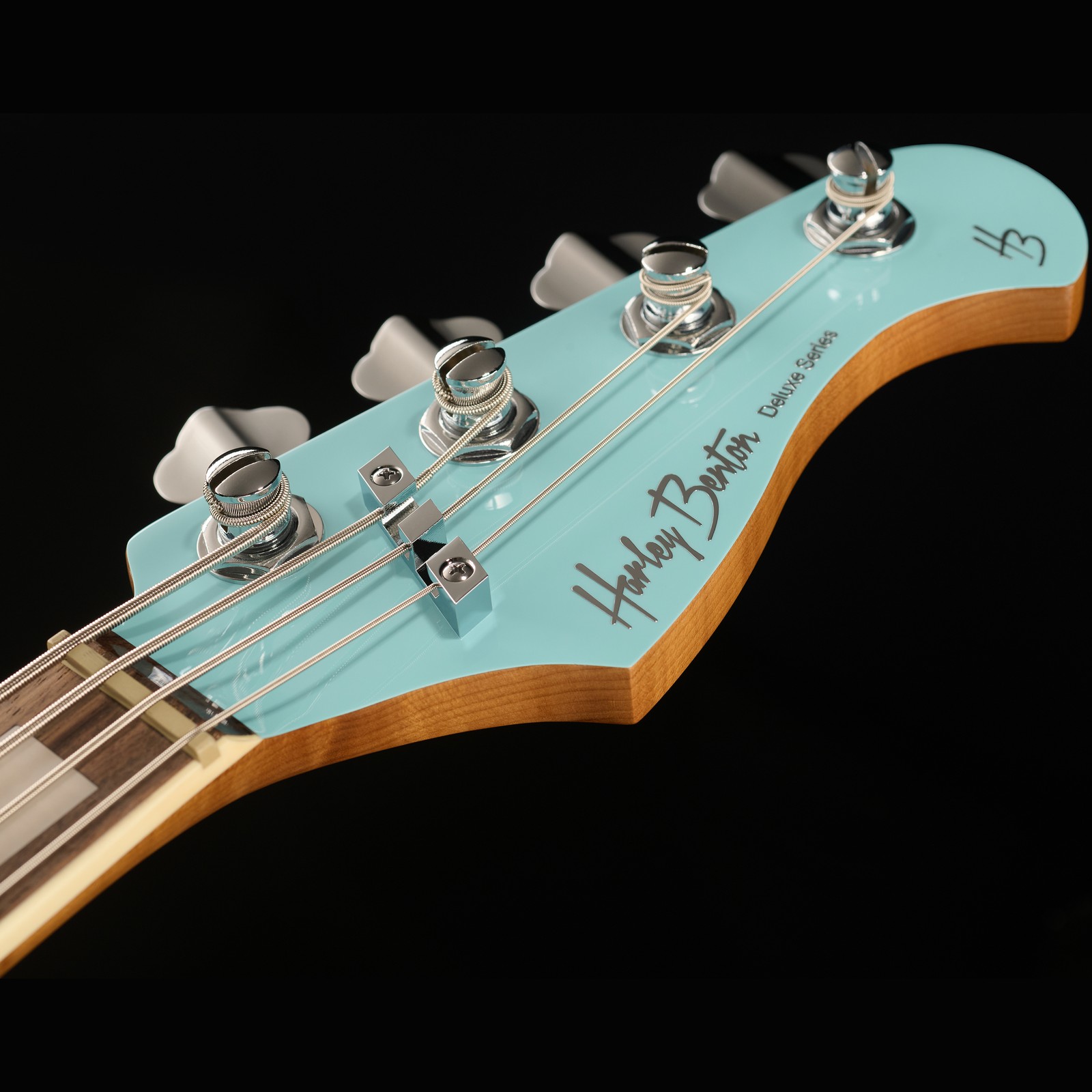 Harley Benton E-Bass Kopfplatte in hellblau