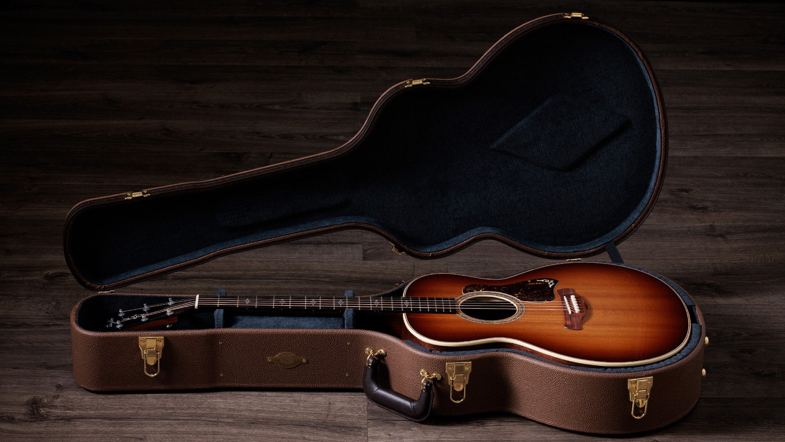 Koffer mit Taylor Gold Label 814e Sunburst
