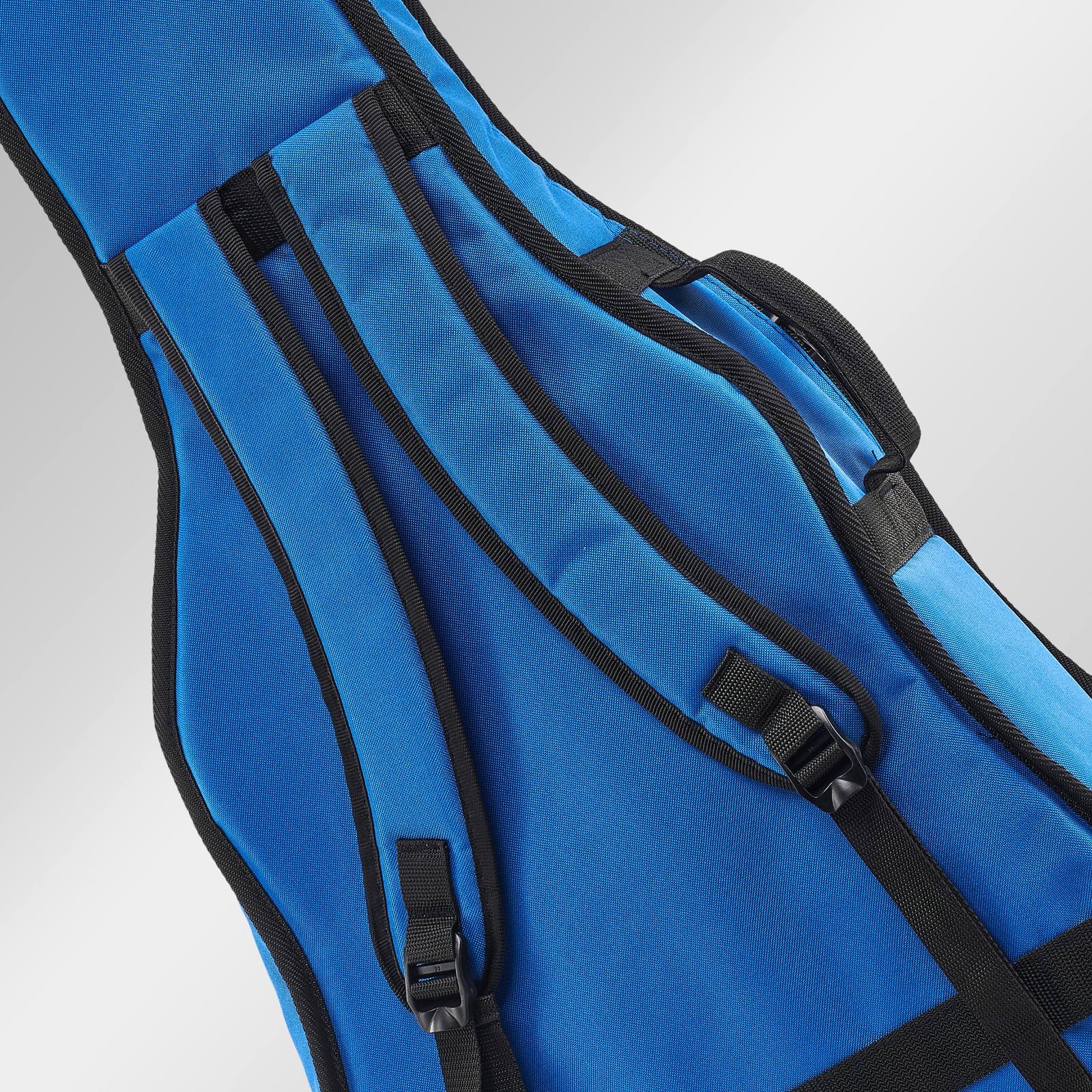 Rucksackgurte der Thomann Classic Gitarrentasche kobaltblau