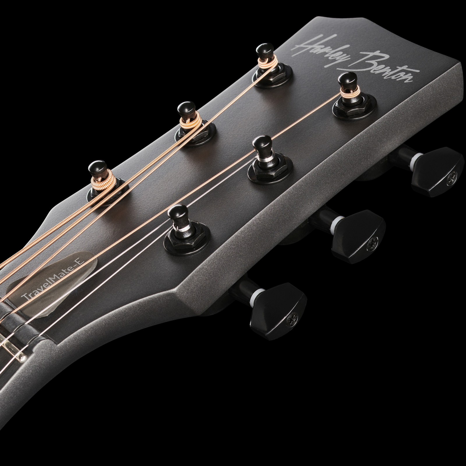 Headstock with six machine heads on the Harley Benton TravelMate-E