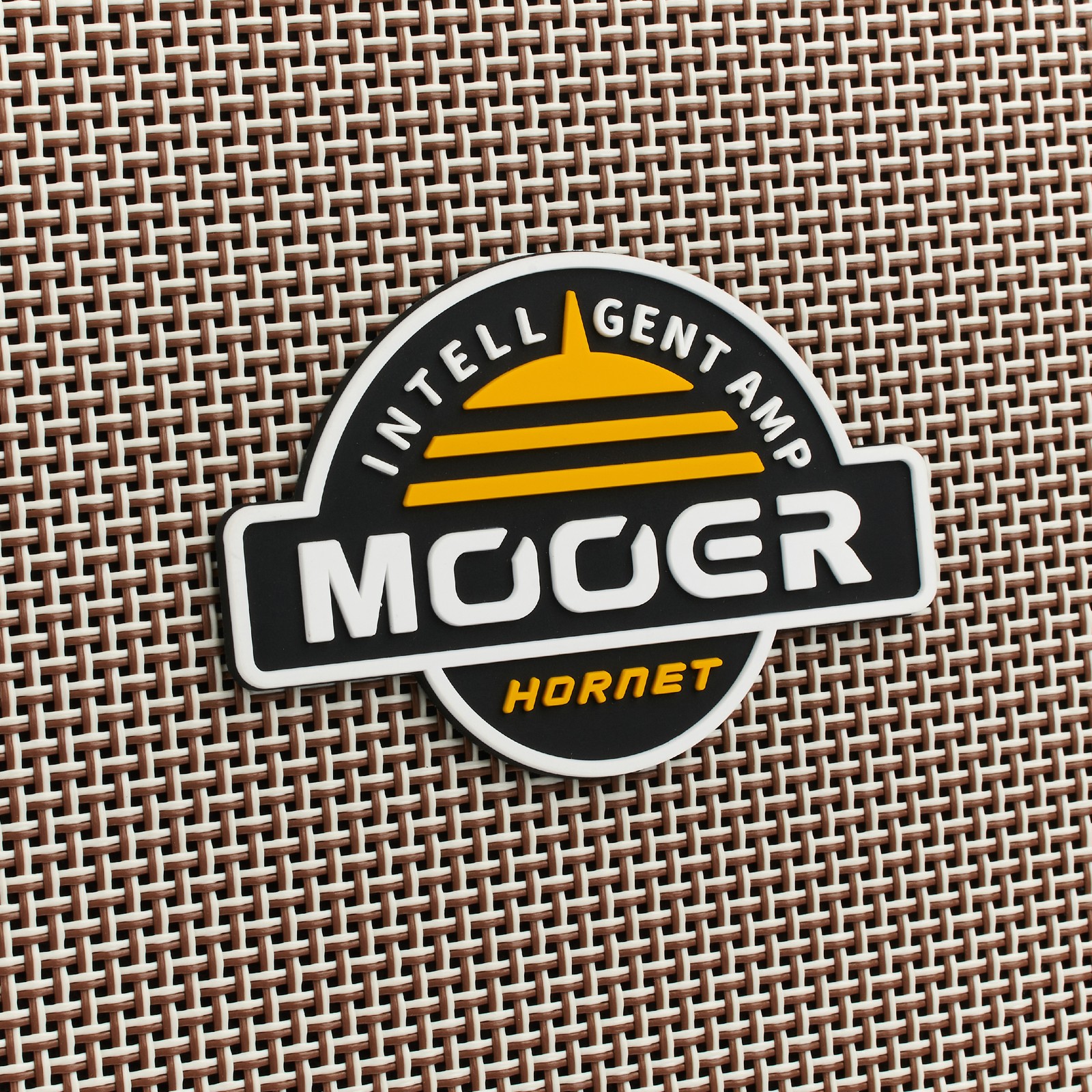Mooer logo on the front grille of the Mooer Hornet 30i Modeling Amp White