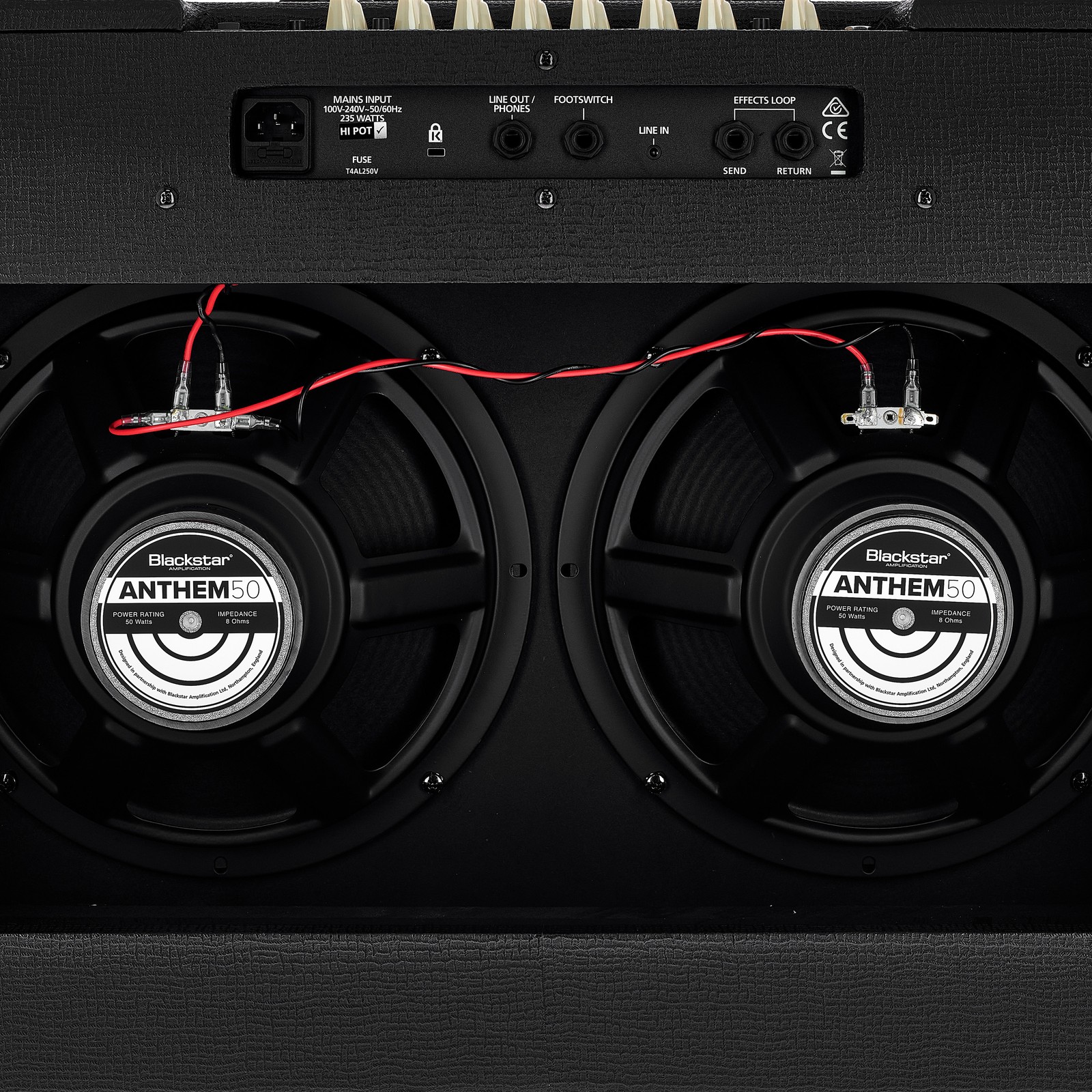Blackstar Combo 100R 2x12" Black Rückseite mit Anschlüssen und Lautsprechern