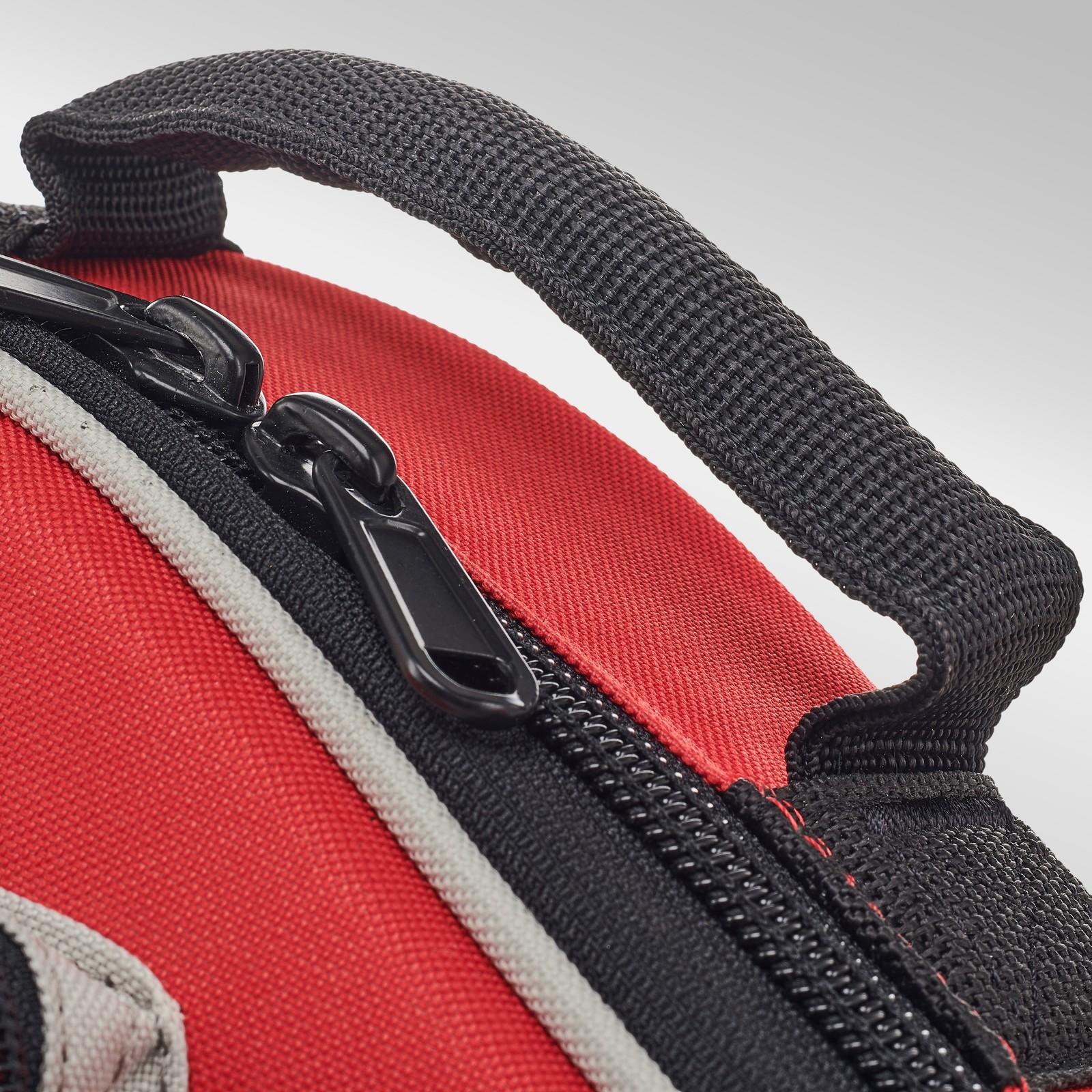 Handgriff der Thomann E-Gitarren Tasche RD