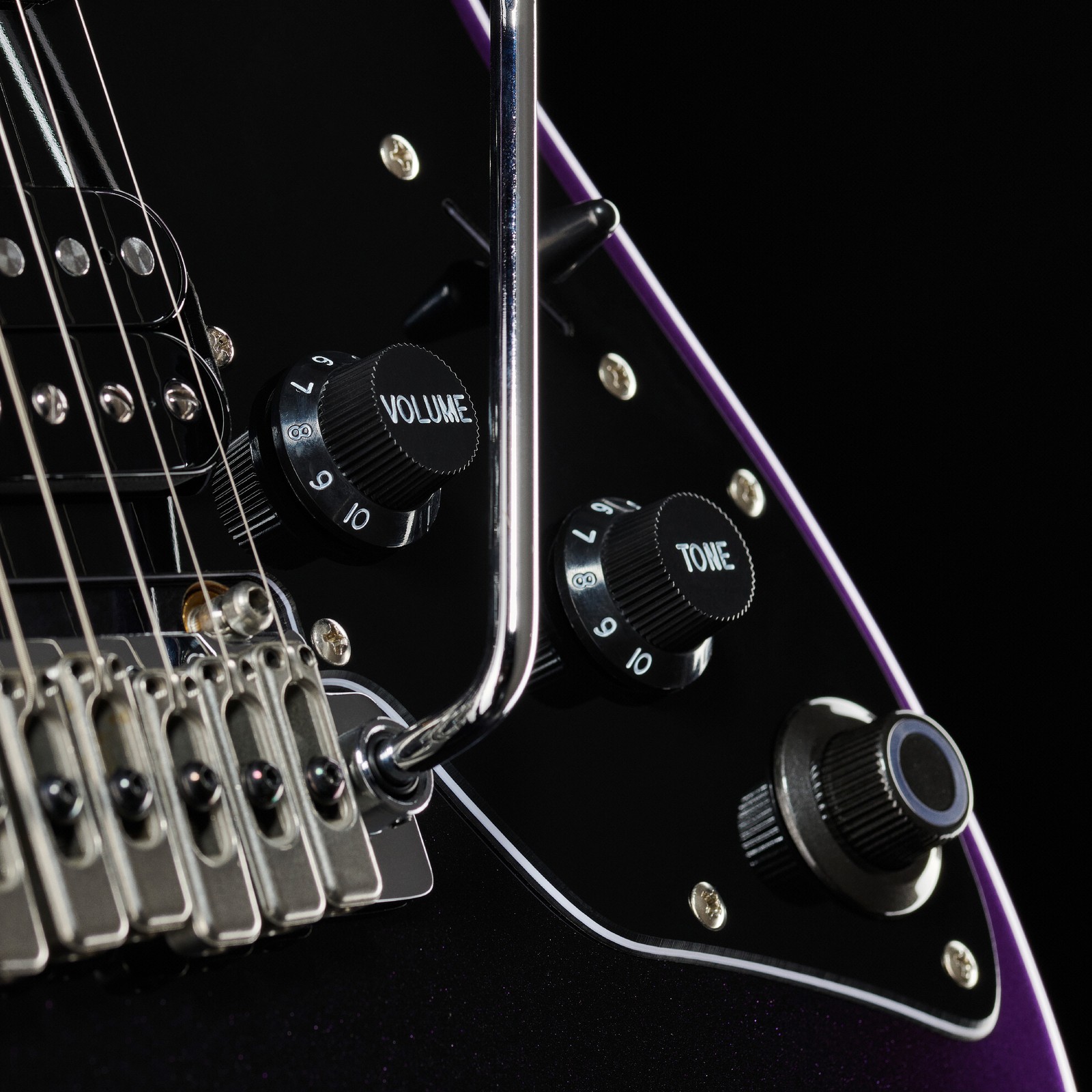 Knöpfe auf der Mooer GTRS Guitars int. Prof. 800 DP