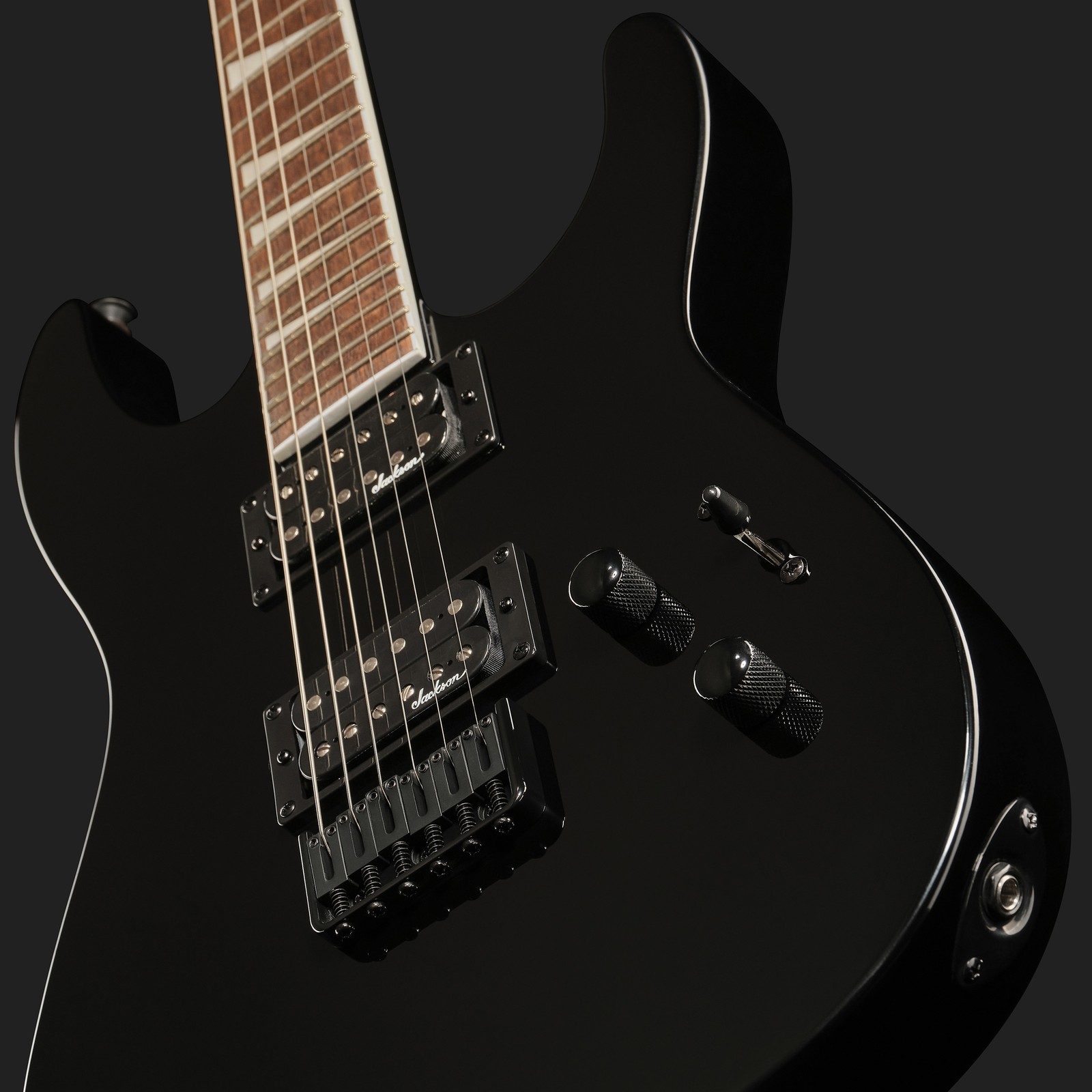 Zwei Humbucker in der Jackson X Series SLXDX HT Gloss Black