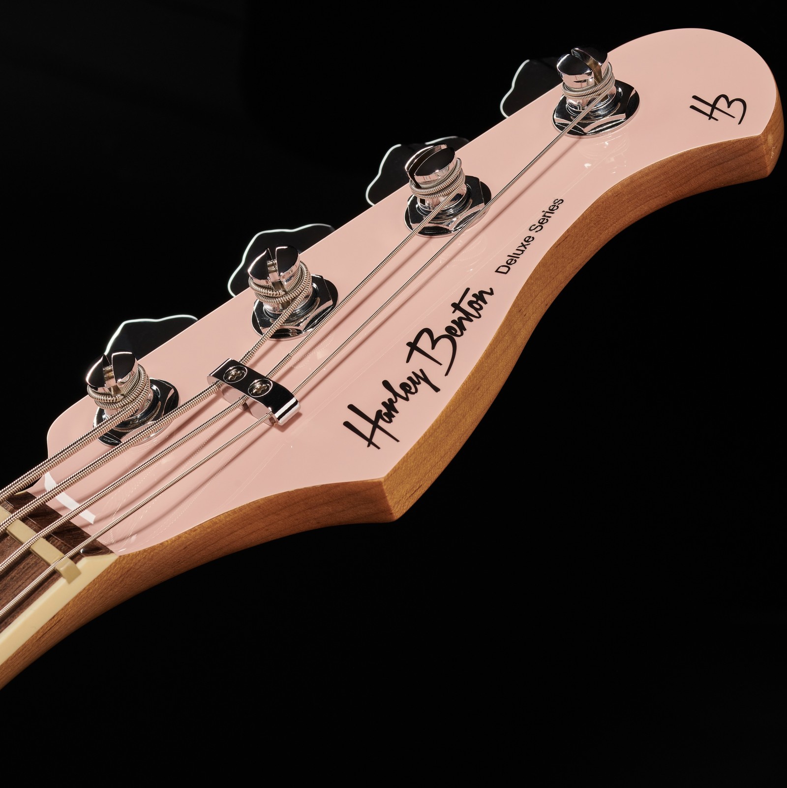 4-Saiter Bassgitarre Kopfplatte rosa matched headstock