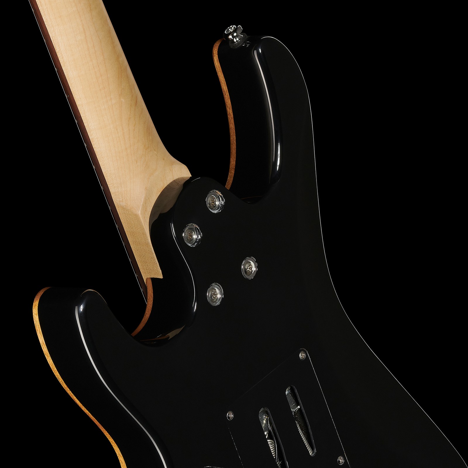 Halsübergang der Harley Benton Fusion-III HH FR EB FBLB E-Gitarre