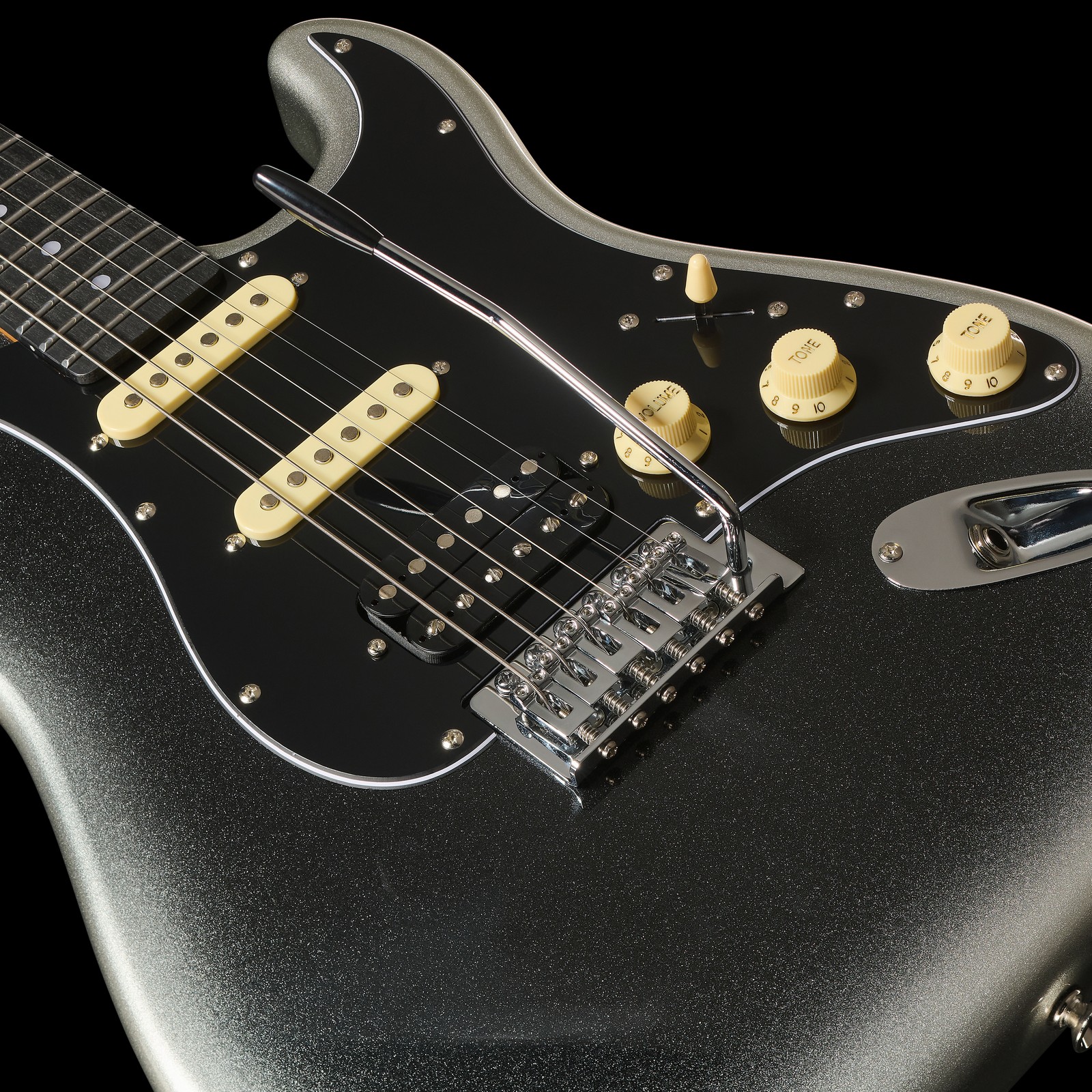 Pickups on the Mooer MSC10 Pro Guitar Dark Silver