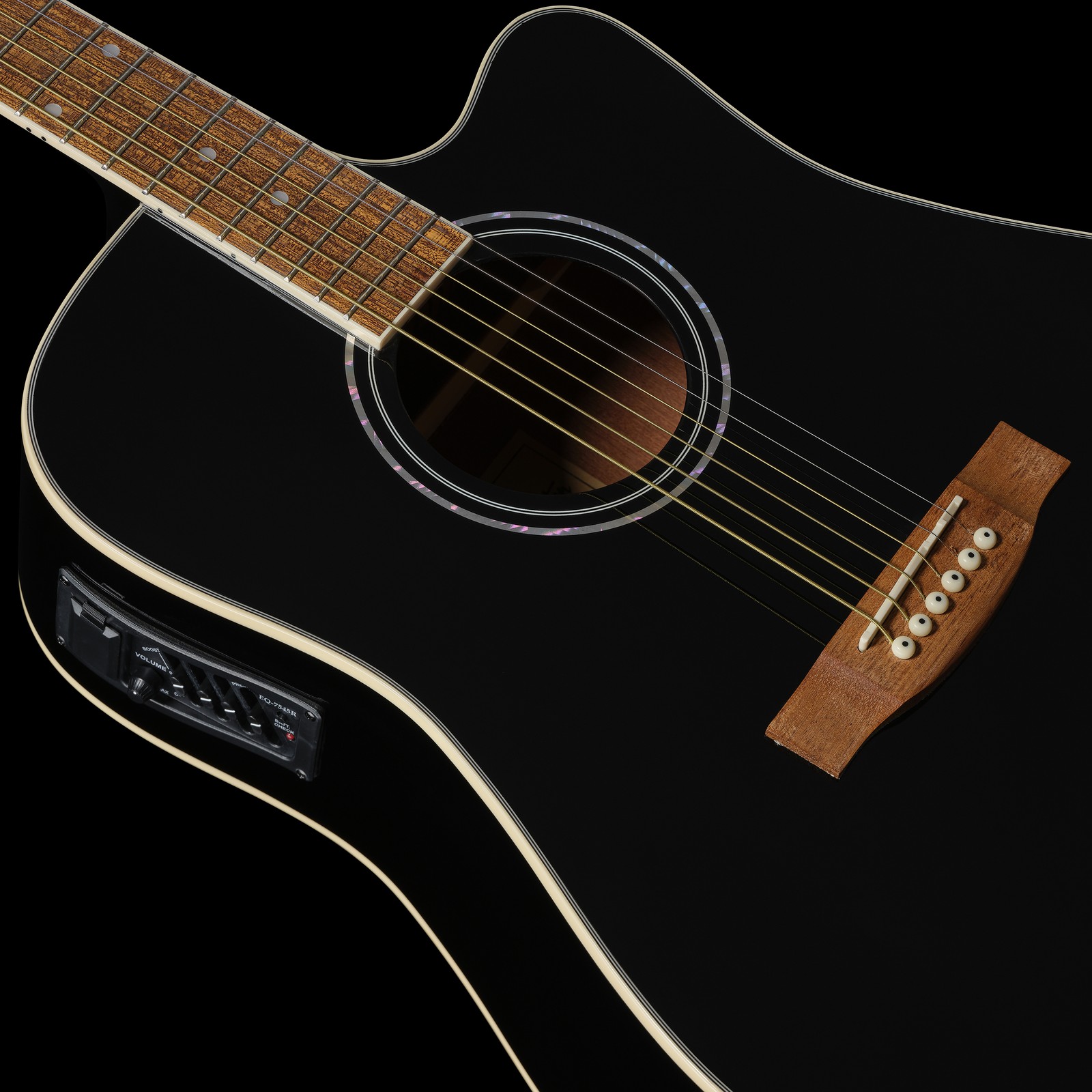 Decke der Harley Benton D-120CE BK Westerngitarre mit Tonabnehmer